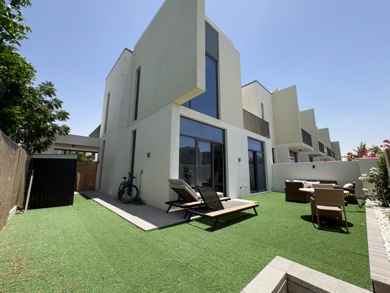 Single Row | Prime Location | Vacant