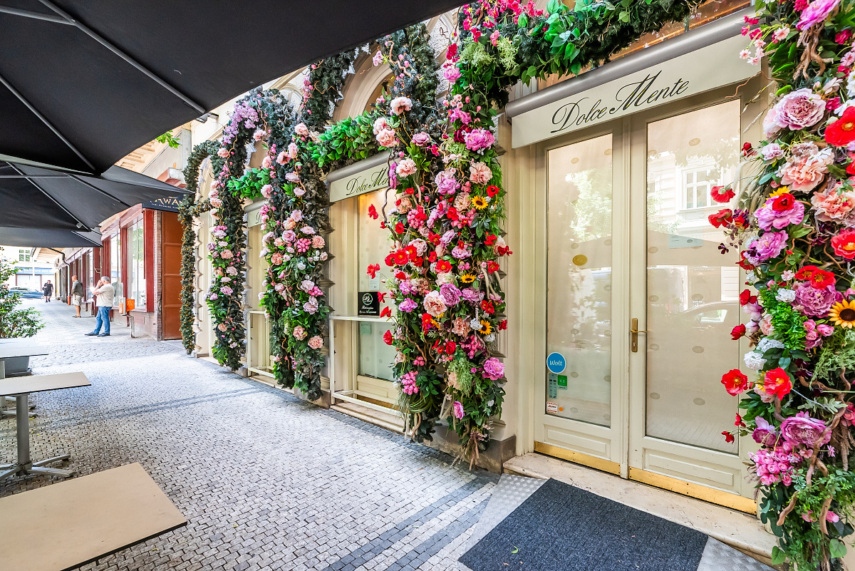 Restaurant for Rent on Italská Street