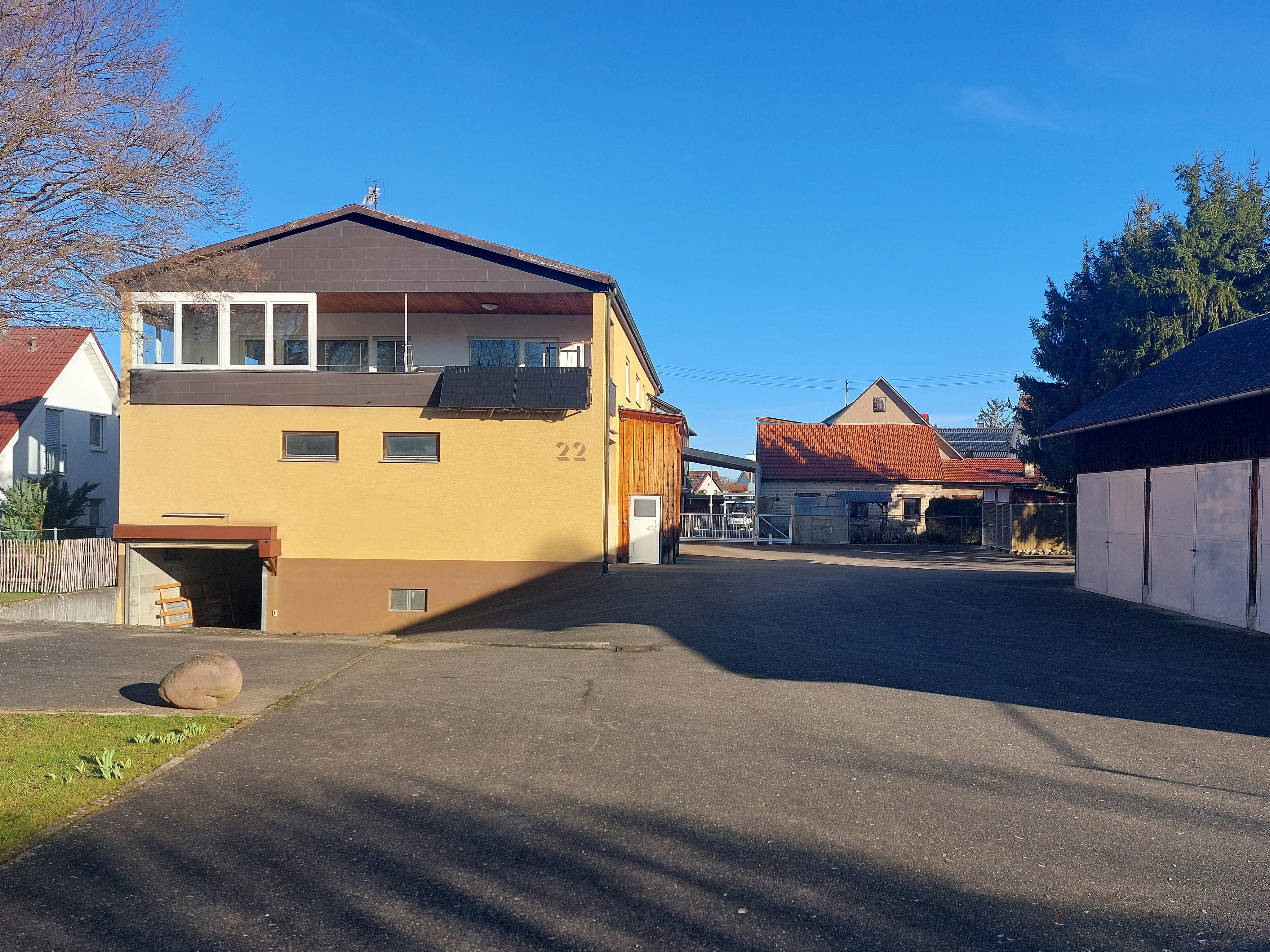 Wohn- und Gewerbeensemble mit Betreiberwohnung, Garagenhof und außergewöhnlichem Entwicklungspotenzial