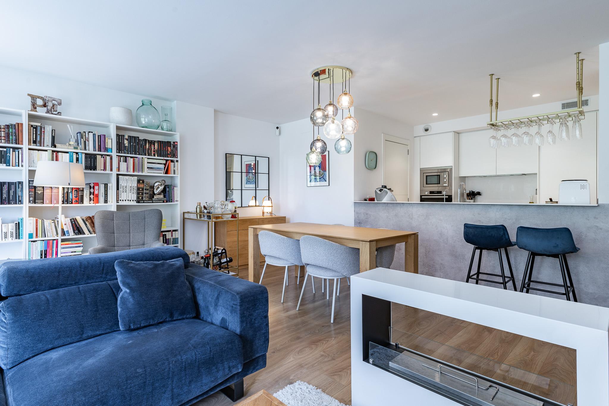 Exclusive designer apartment with parking in the city center
