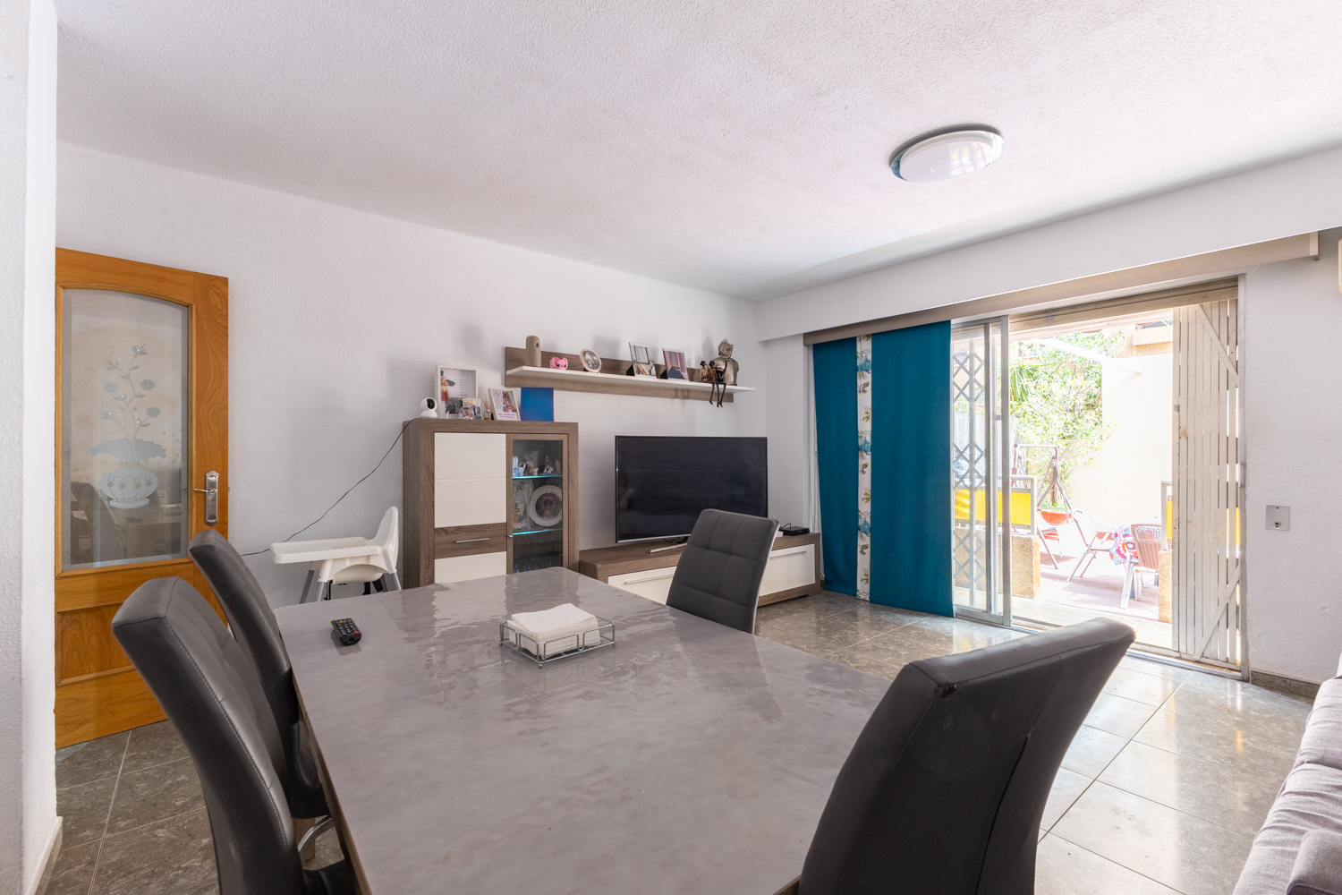 Bright Home in Patraix with Two Terraces