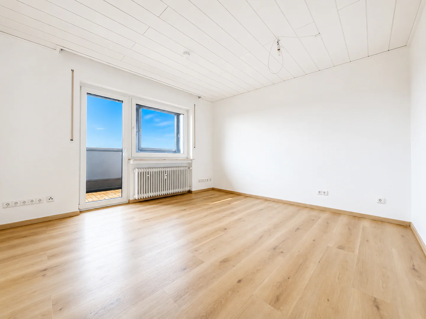Großzügige 3-Zimmer-Wohnung mit Weitblick, Aufzug und Wintergartencharakter - Photo 3