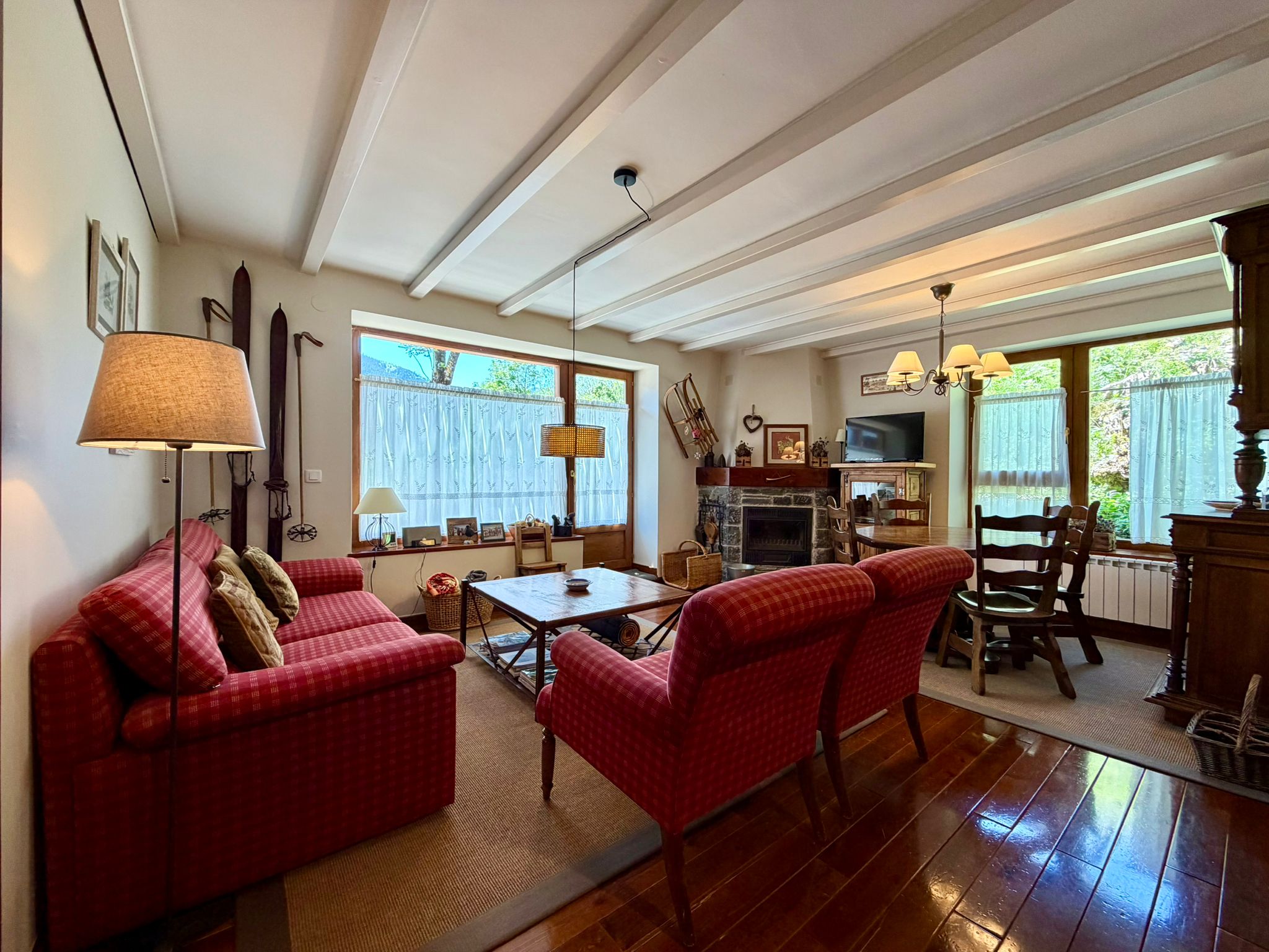 Bright flat with terrace in Unha