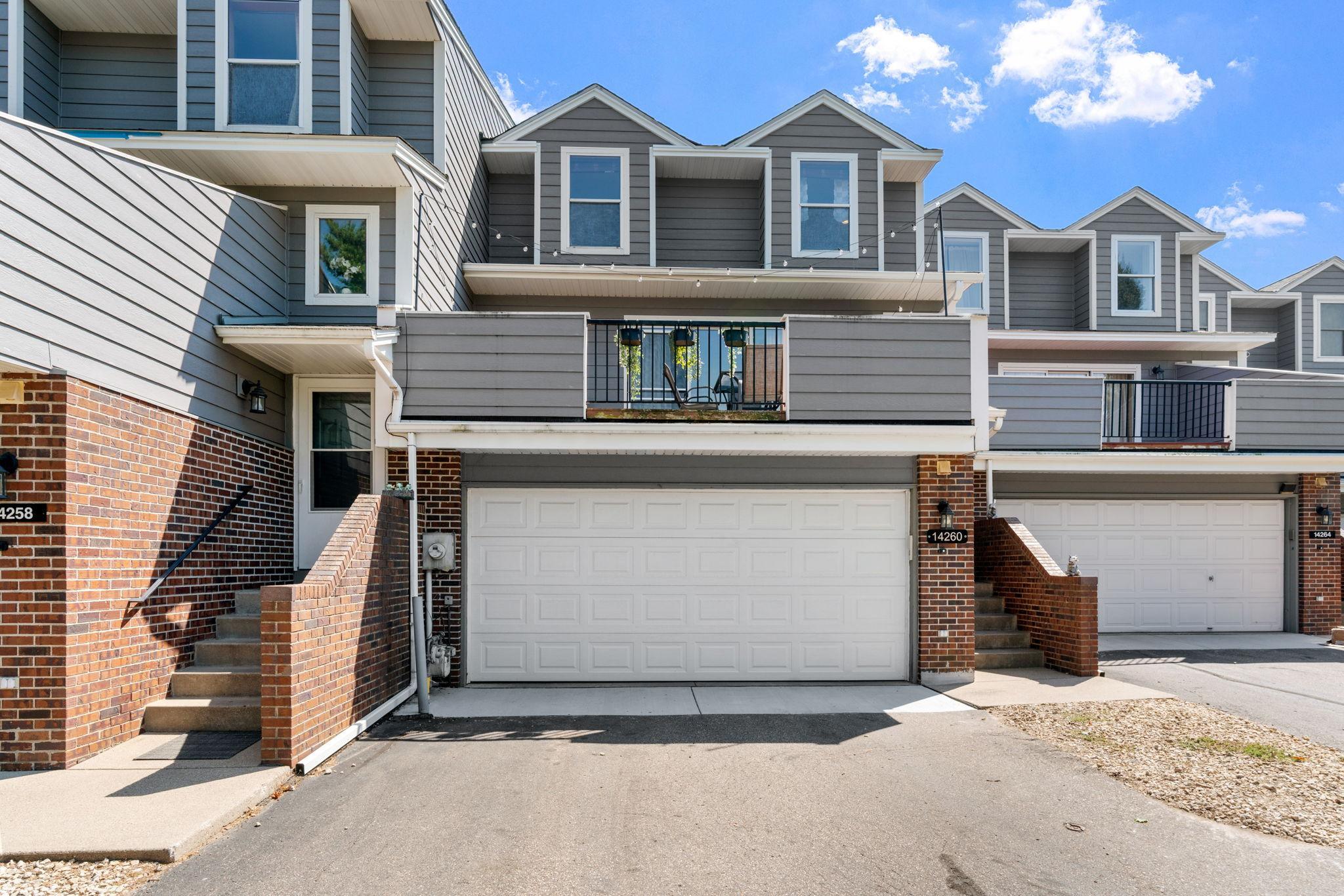 Fully Updated 2-Bed Townhome in Pilot Knob Estates