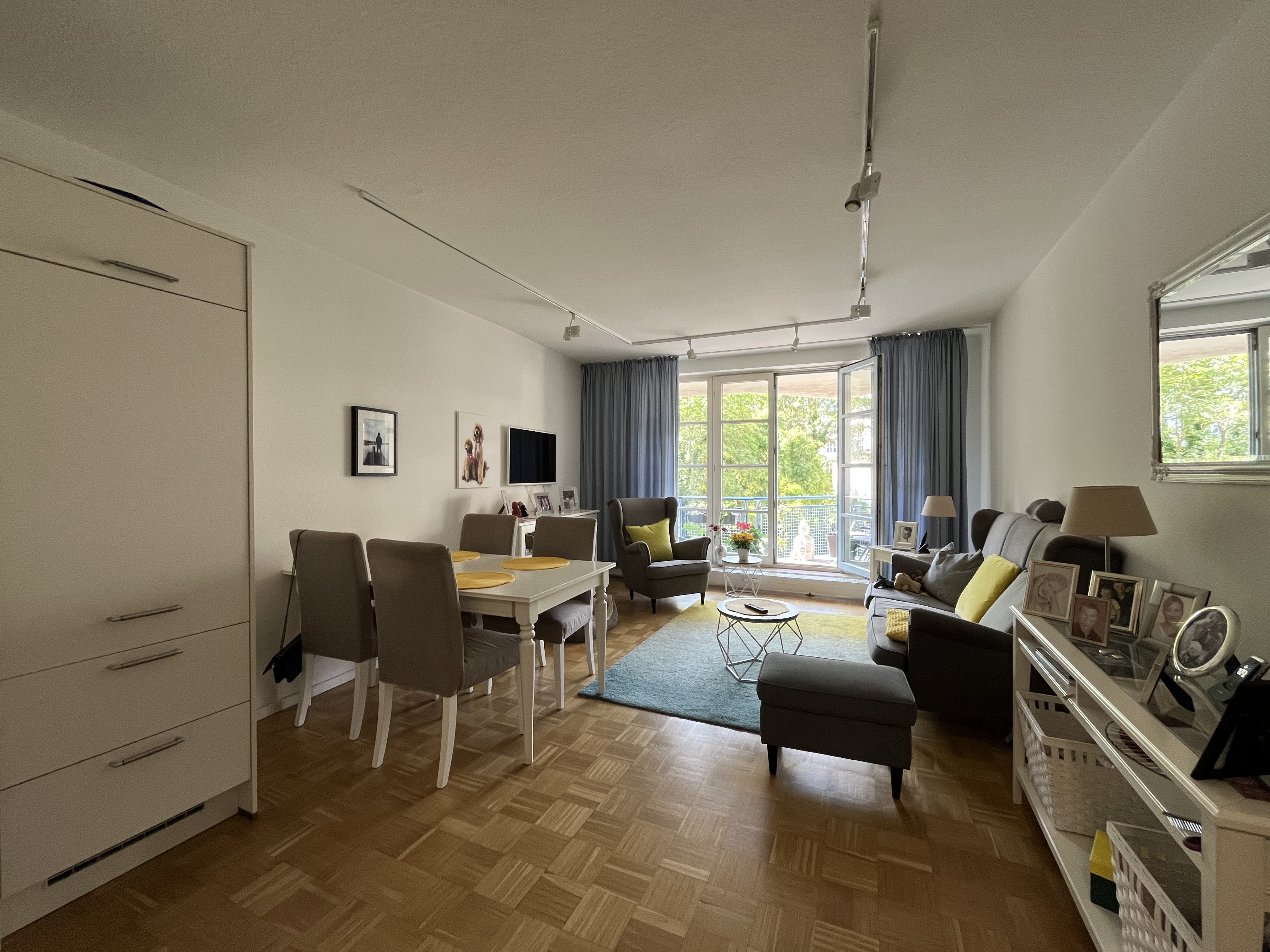 Zentrale 2-Zimmer-Wohnung mit Balkon und Stellplatz