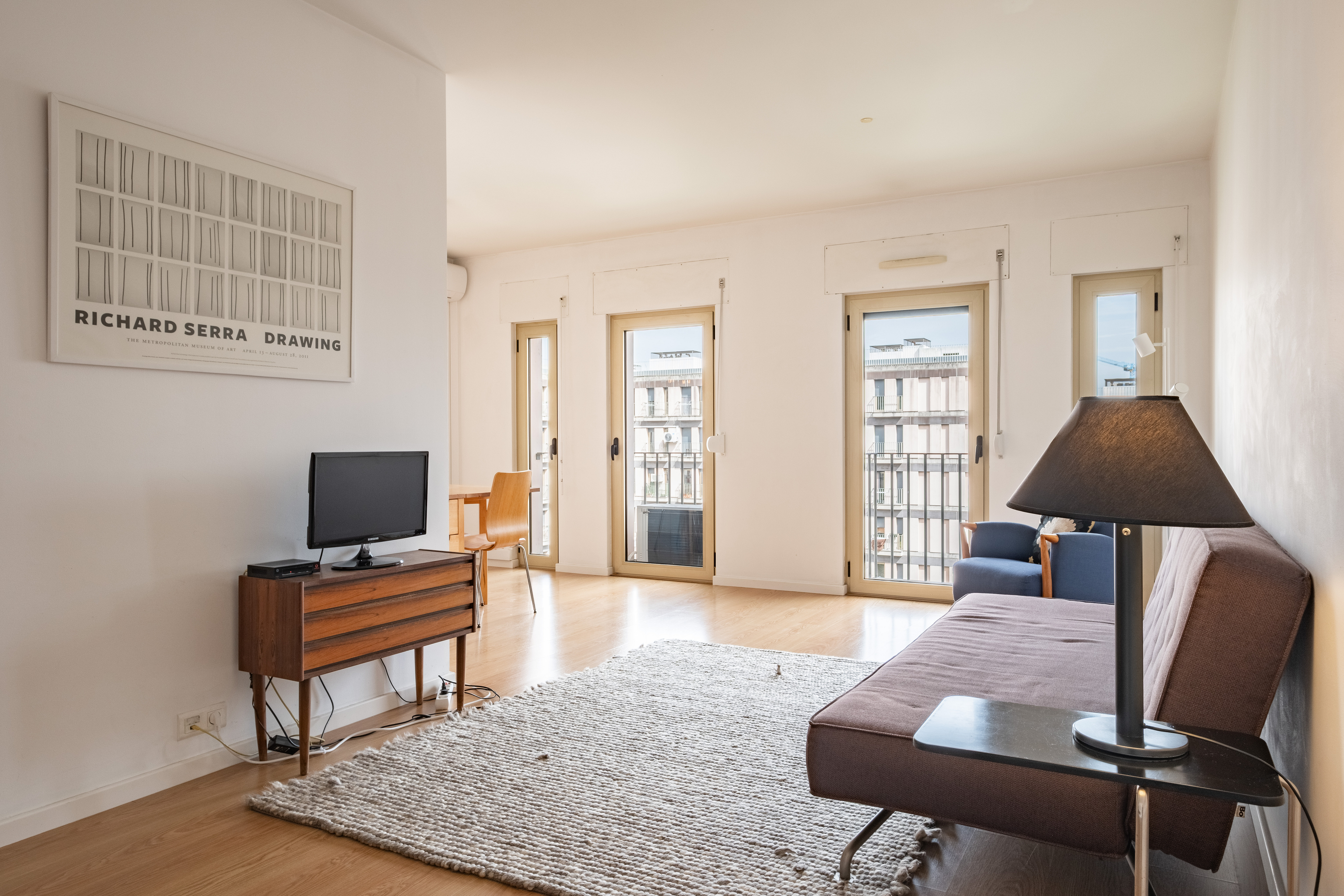 Spacious 1-bedroom apartment in Entrecampos