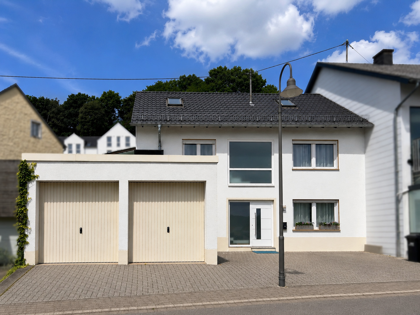 Saniertes EFH mit Terrasse und Doppelgarage