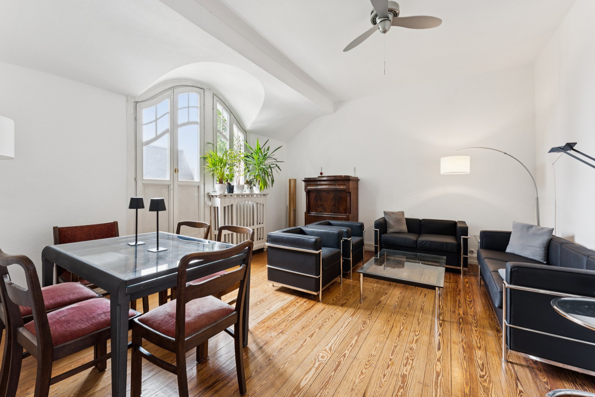 Stylish heritage-listed gem: unique three-room period apartment in the sought-after Painters' Quarter