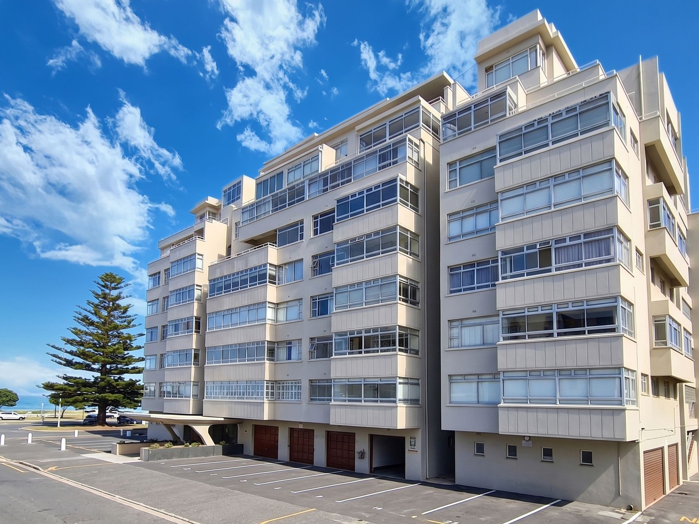 Charming Sea Point Beachfront Apartment