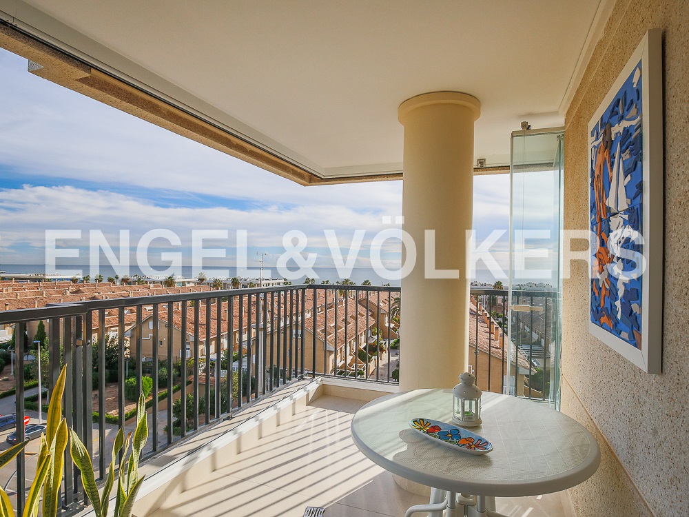 Spectacular flat with sea view on "La Patacona" beach