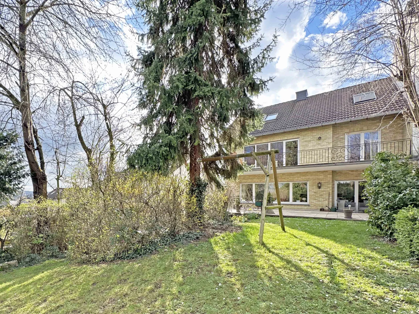 Großes Familienhaus in beliebter Wohnlage in Neuwied