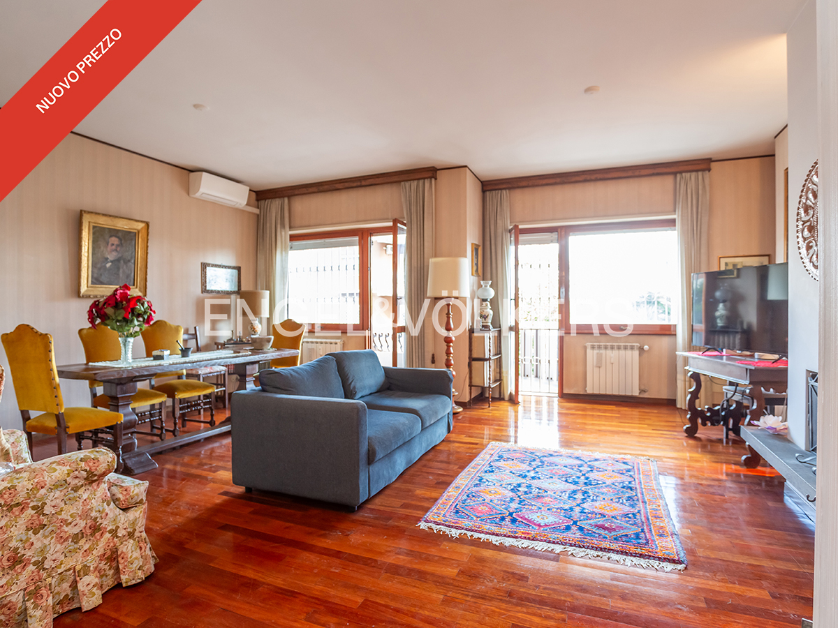 Spacious three-room apartment in the residential area of Mostacciano A