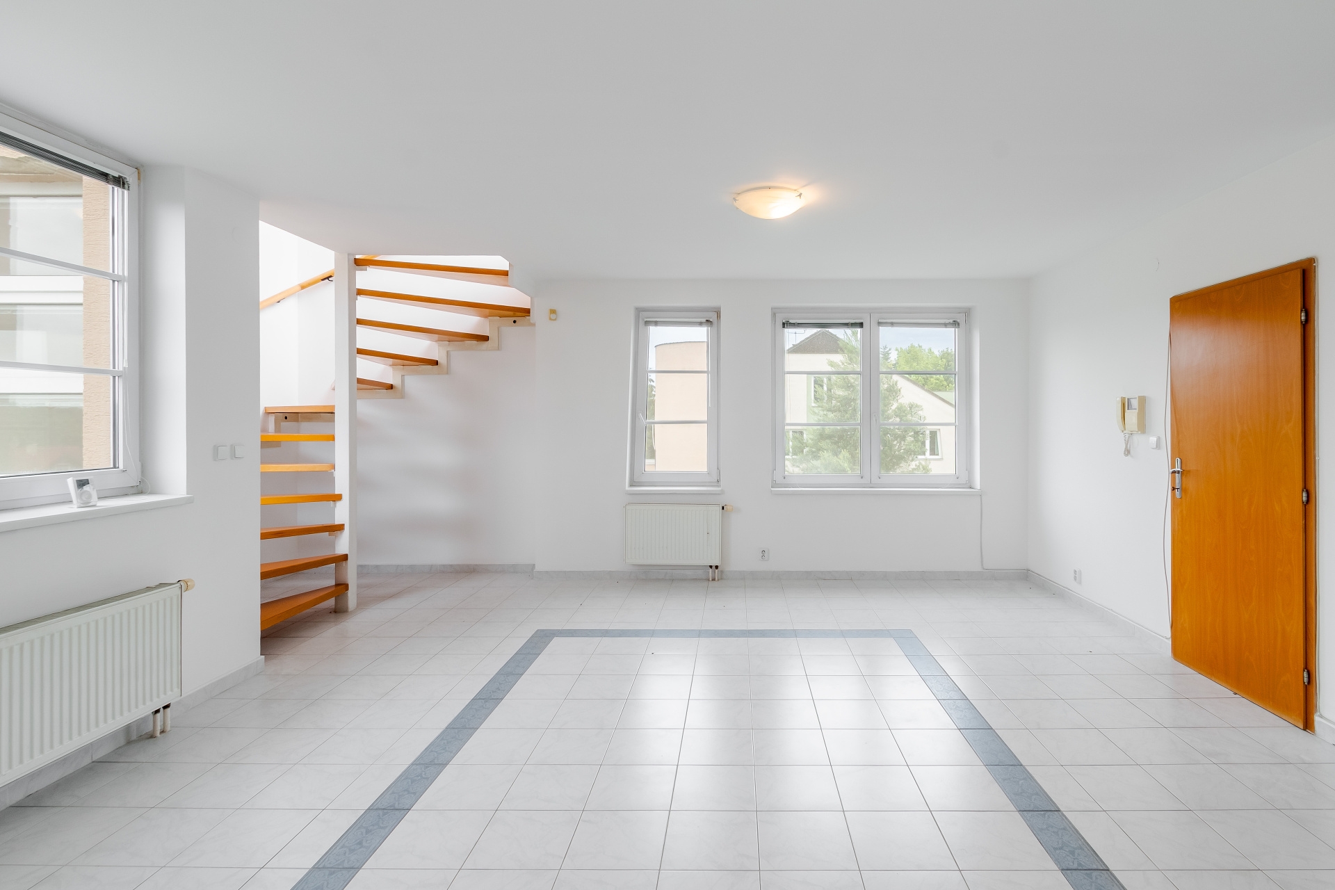 Sale of an 4+1 apartment with a rooftop terrace in Průhonice