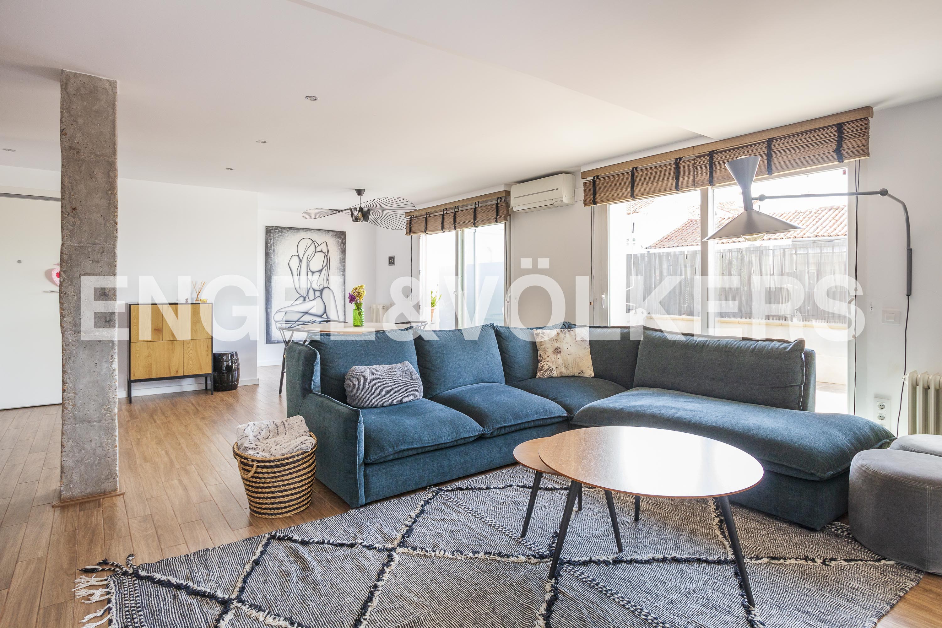 Spectacular renovated penthouse apartment with terrace and 3 bedrooms for rent