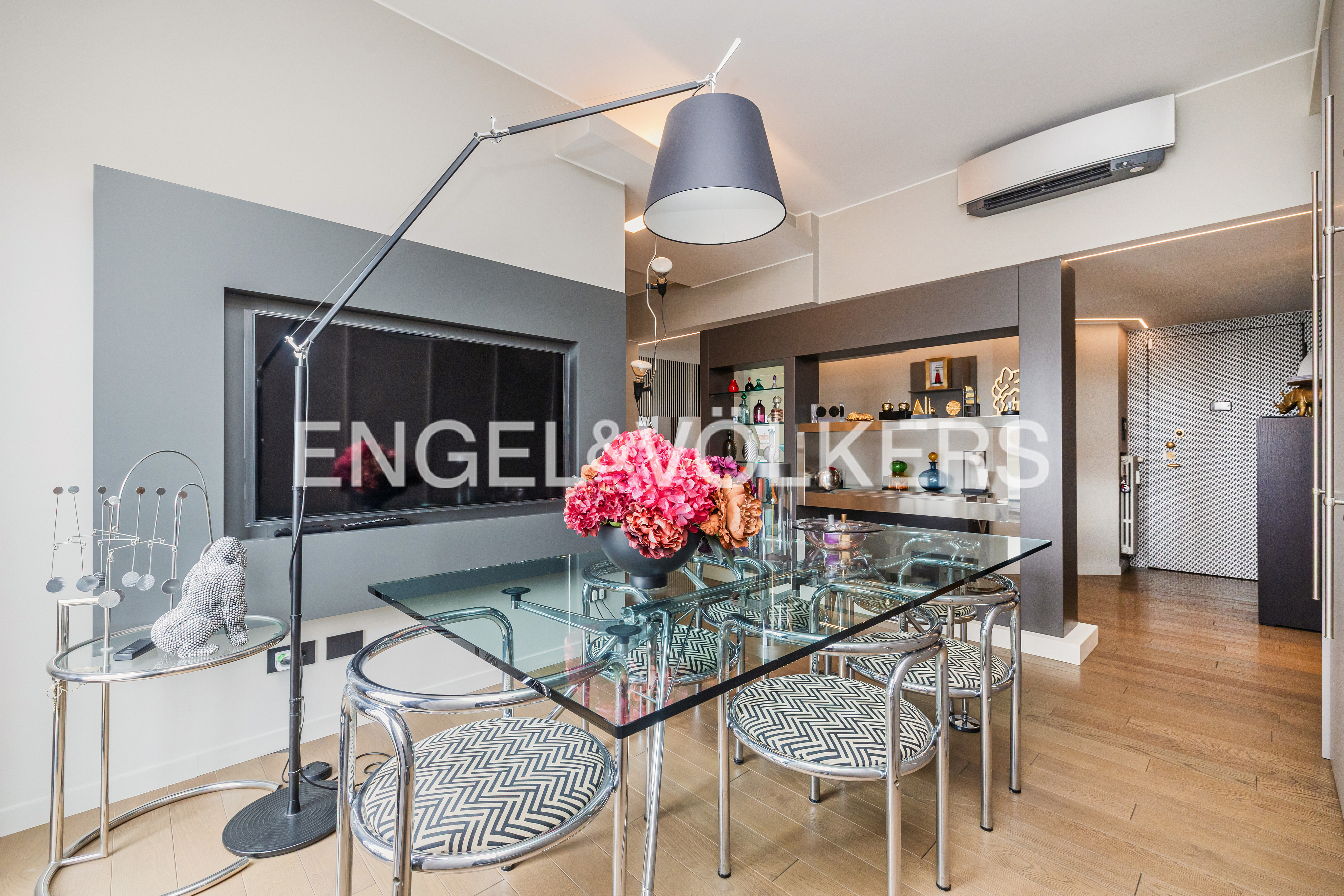 An icon of Milanese architecture: 190 sqm designed by Caccia Dominioni in Lorenteggio