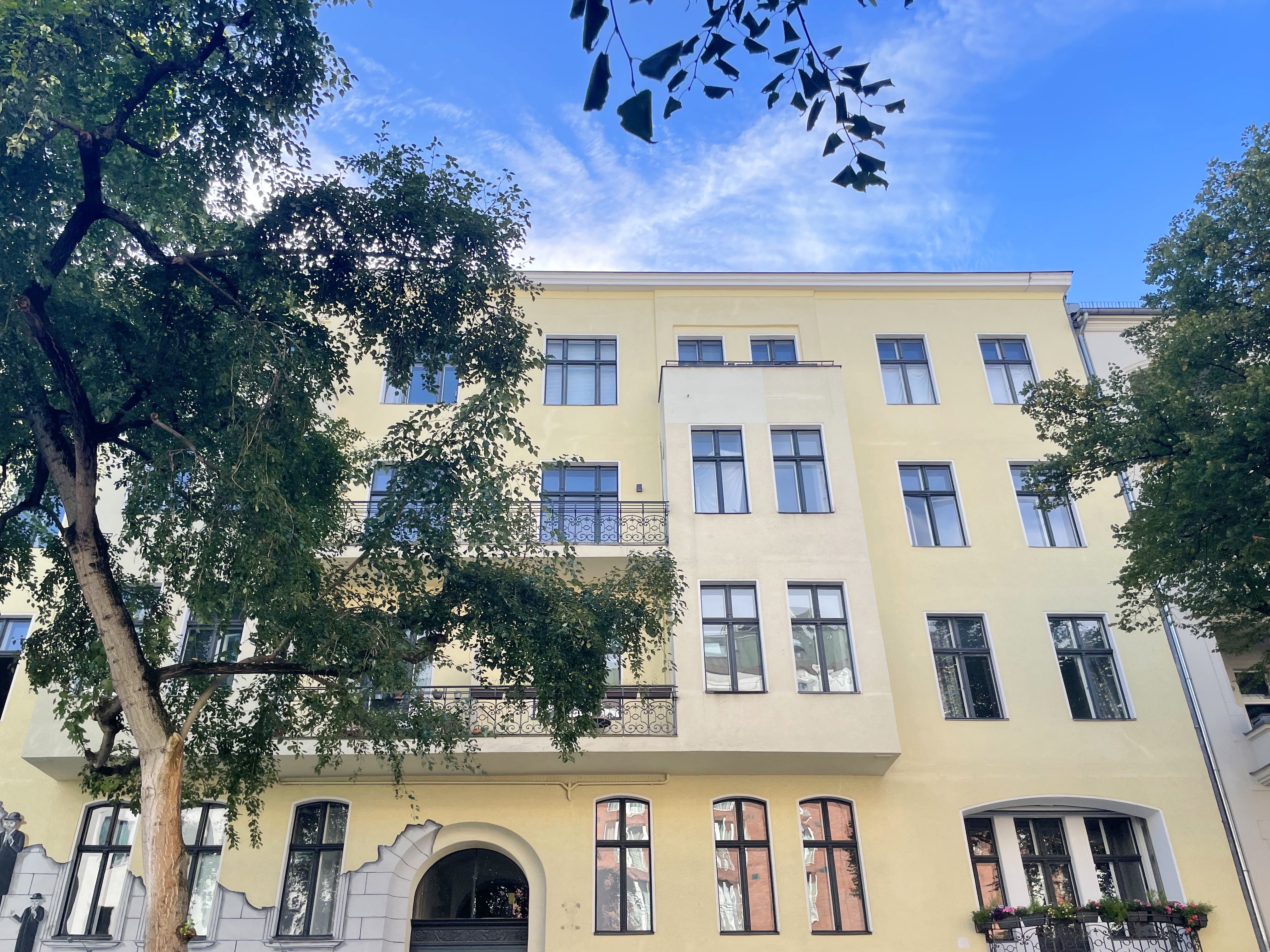 Hochwertig sanierte Altbauwohnung nahe des Savignyplatzes