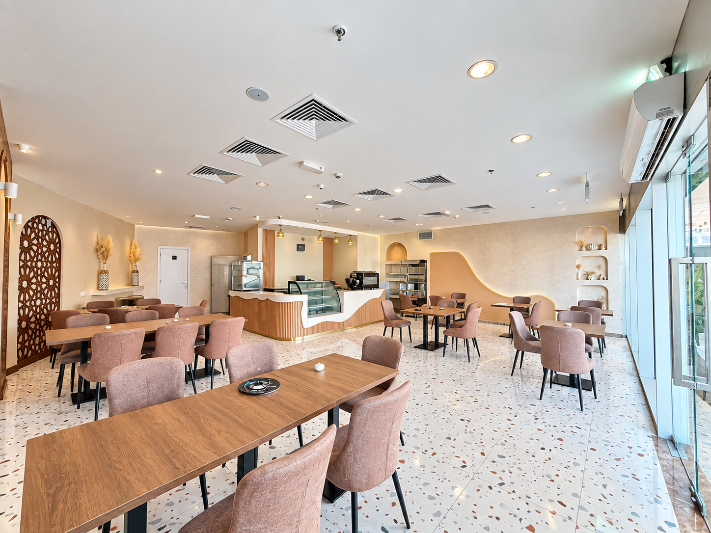 Turnkey Restaurant | Main Road | Ready