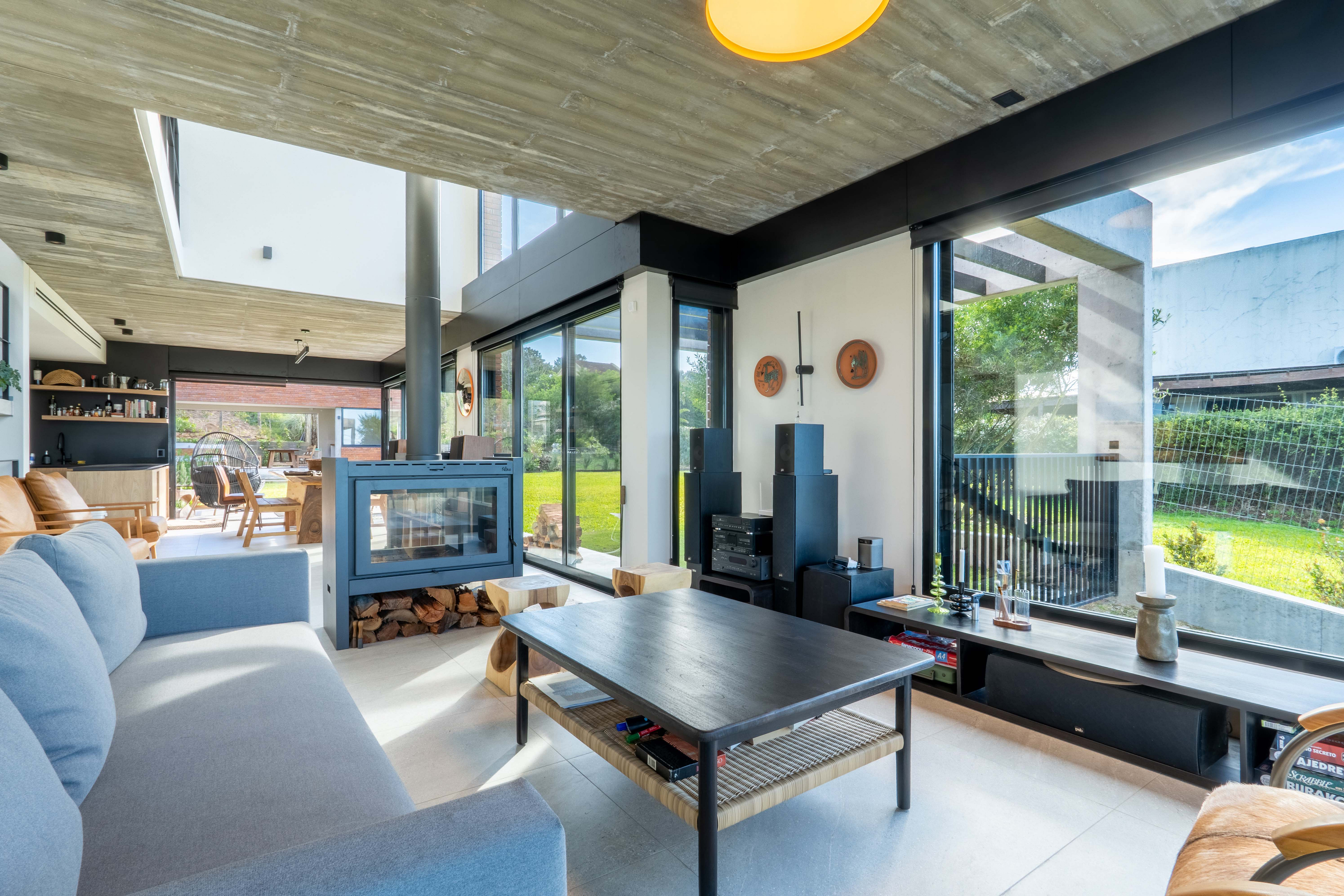 Three-bedroom house steps from the sea in Montoya