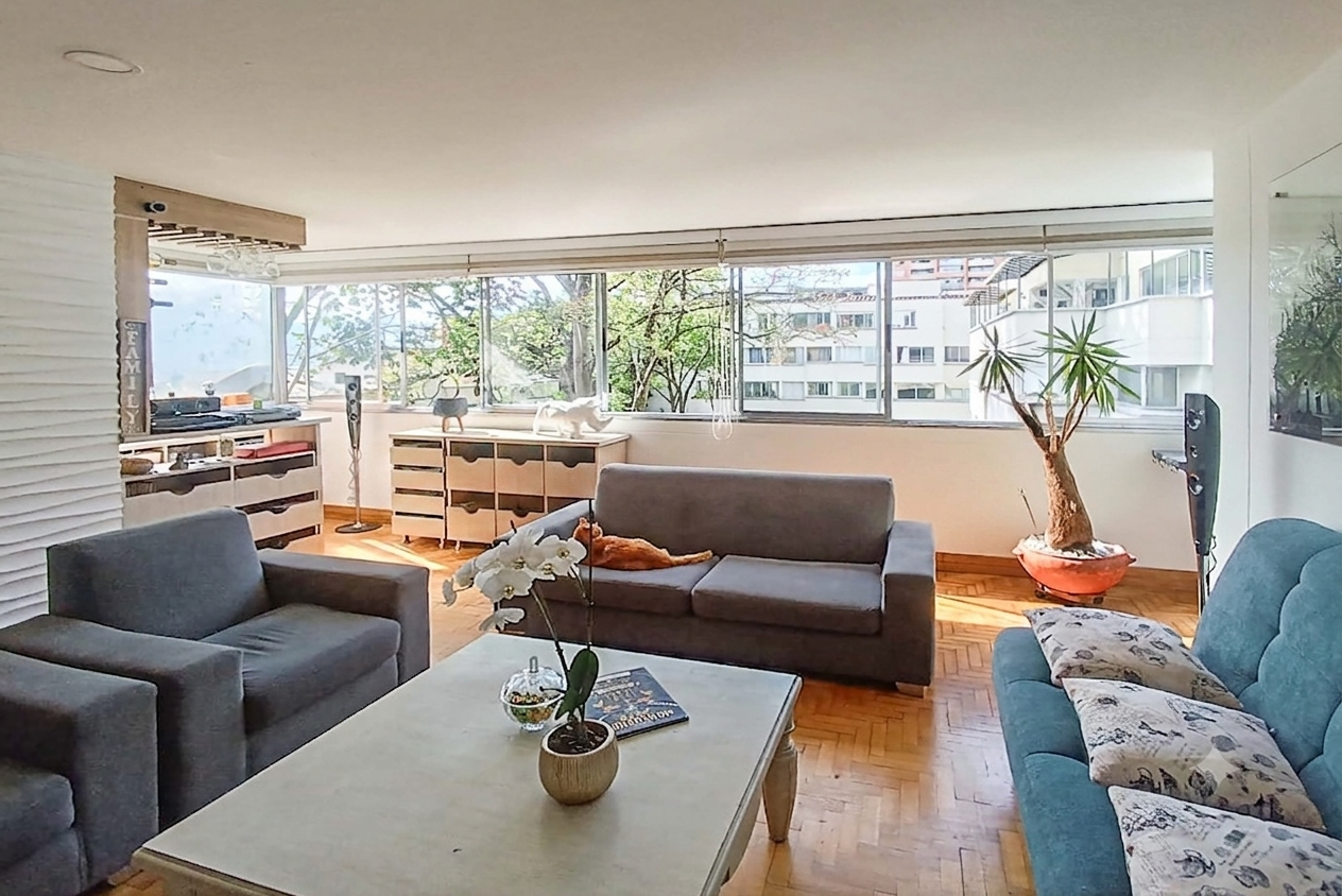Amplio apartamento para venta en El Tesoro, El Poblado