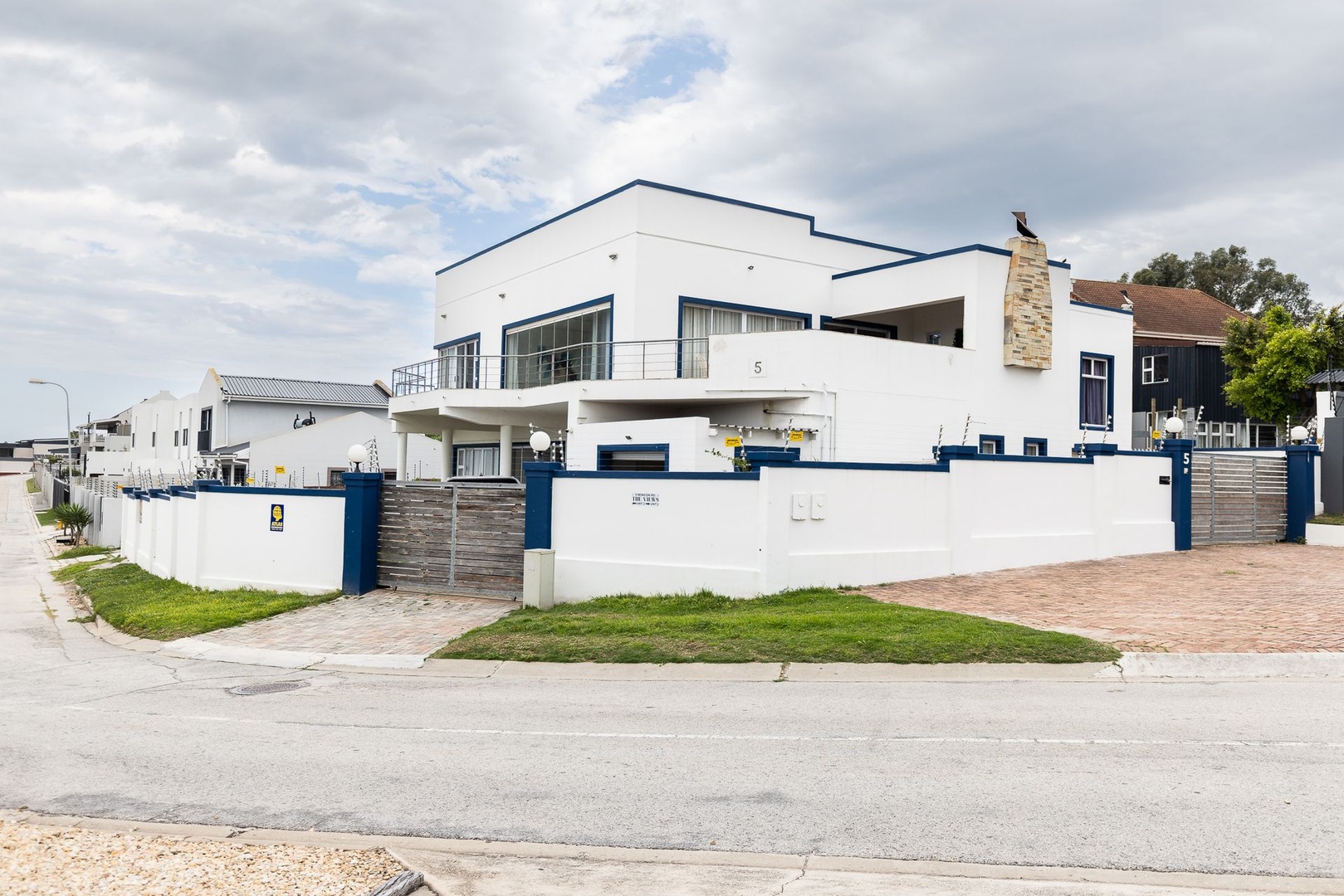 Elevated Luxury with Unforgettable Harbour & Ocean Views