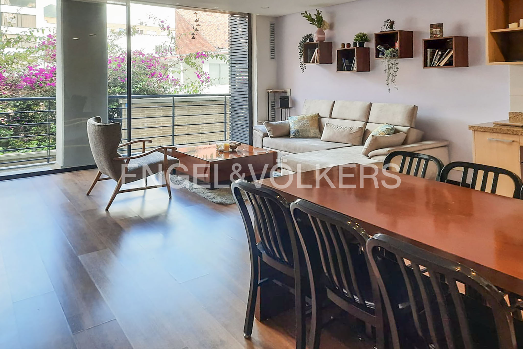 Apartamento con balcón para venta en Santa Bárbara