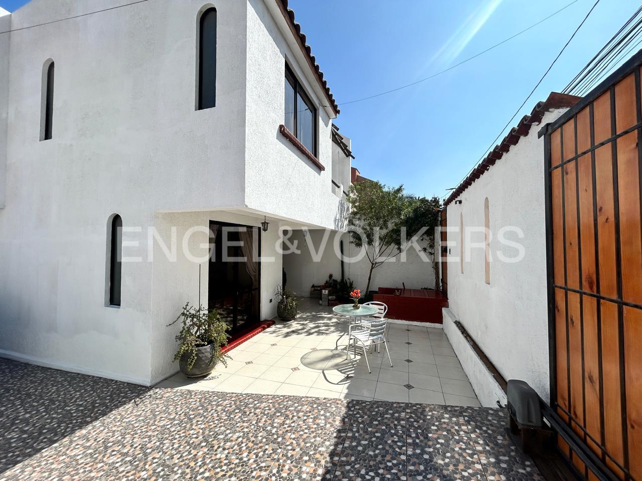EXCLUSIVA CASA EN SECTOR AZAPA
