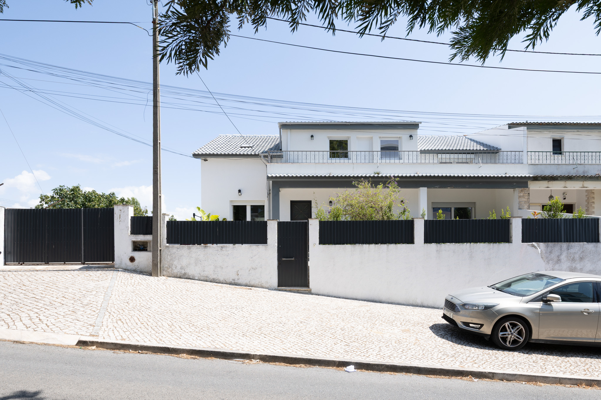 Fully renovated 4-bedroom home – Quinta de Santa Teresa