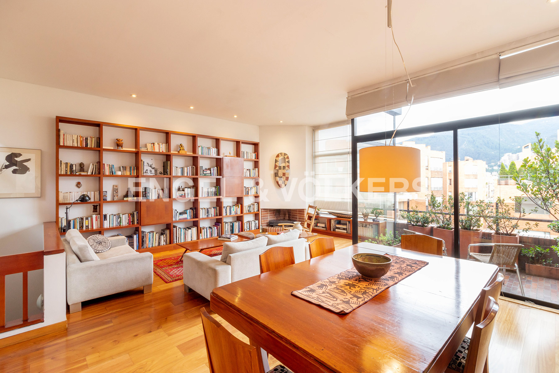 Penthouse con terraza para arriendo en El Virrey