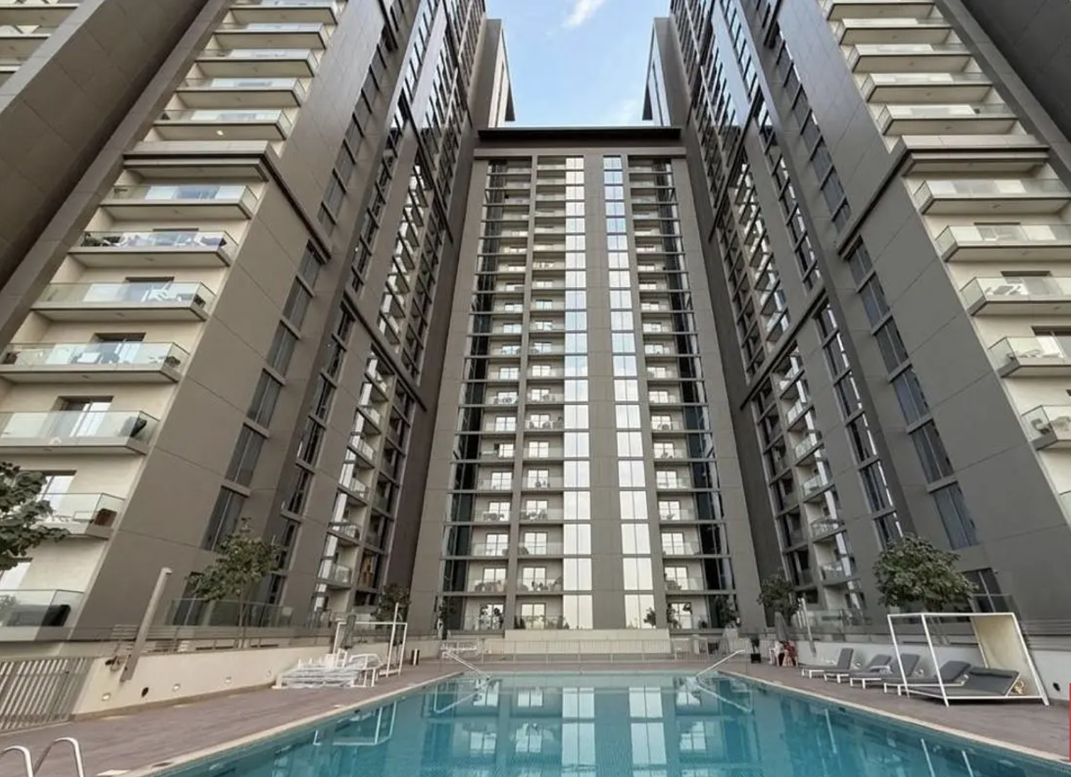 Low floor | Corner unit | Vacant