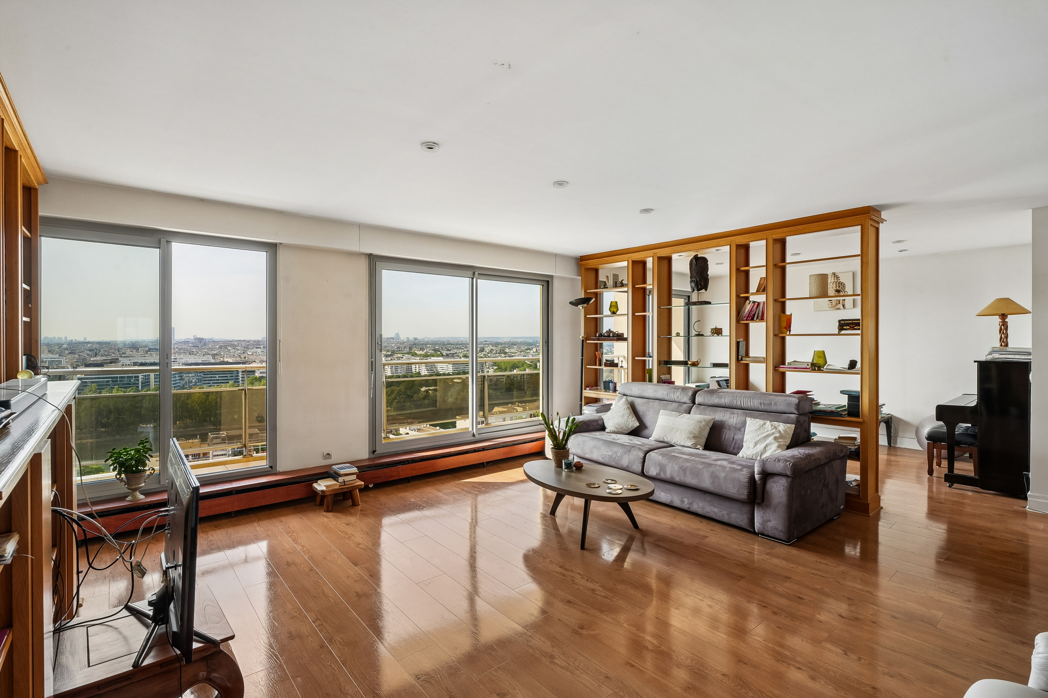 Bécon - 3-room apartment with balcony - Panoramic view of Paris