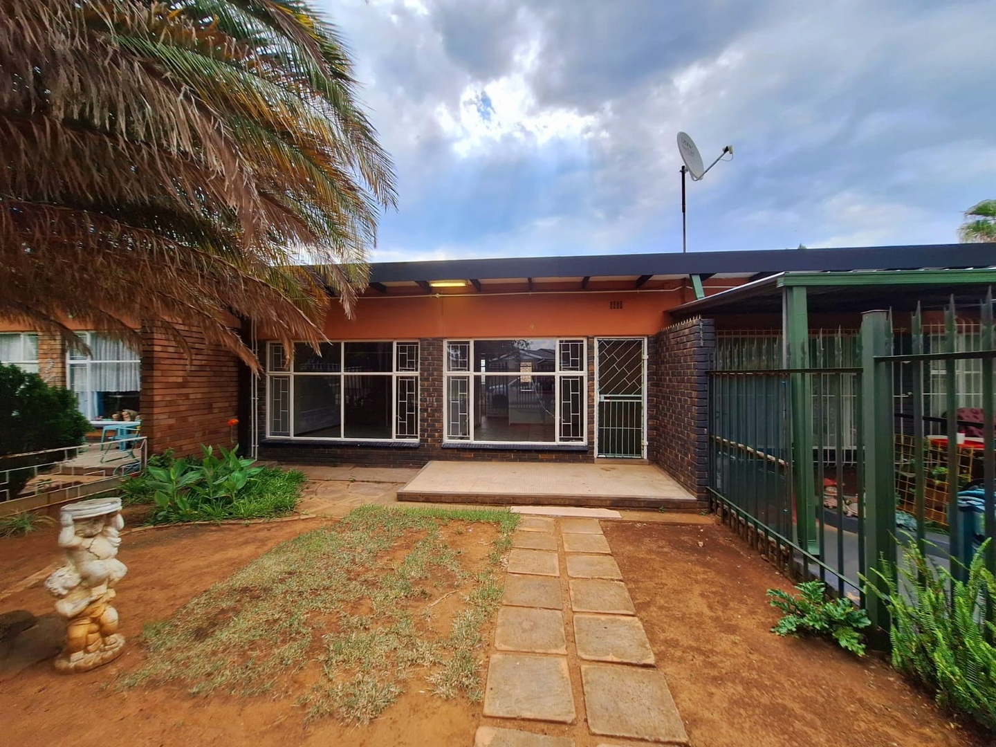2-Bedroom Simplex for Sale