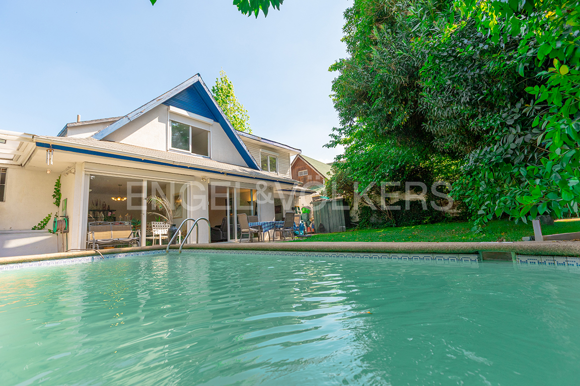 Casa en Venta cercana a colegios y Club de Polo