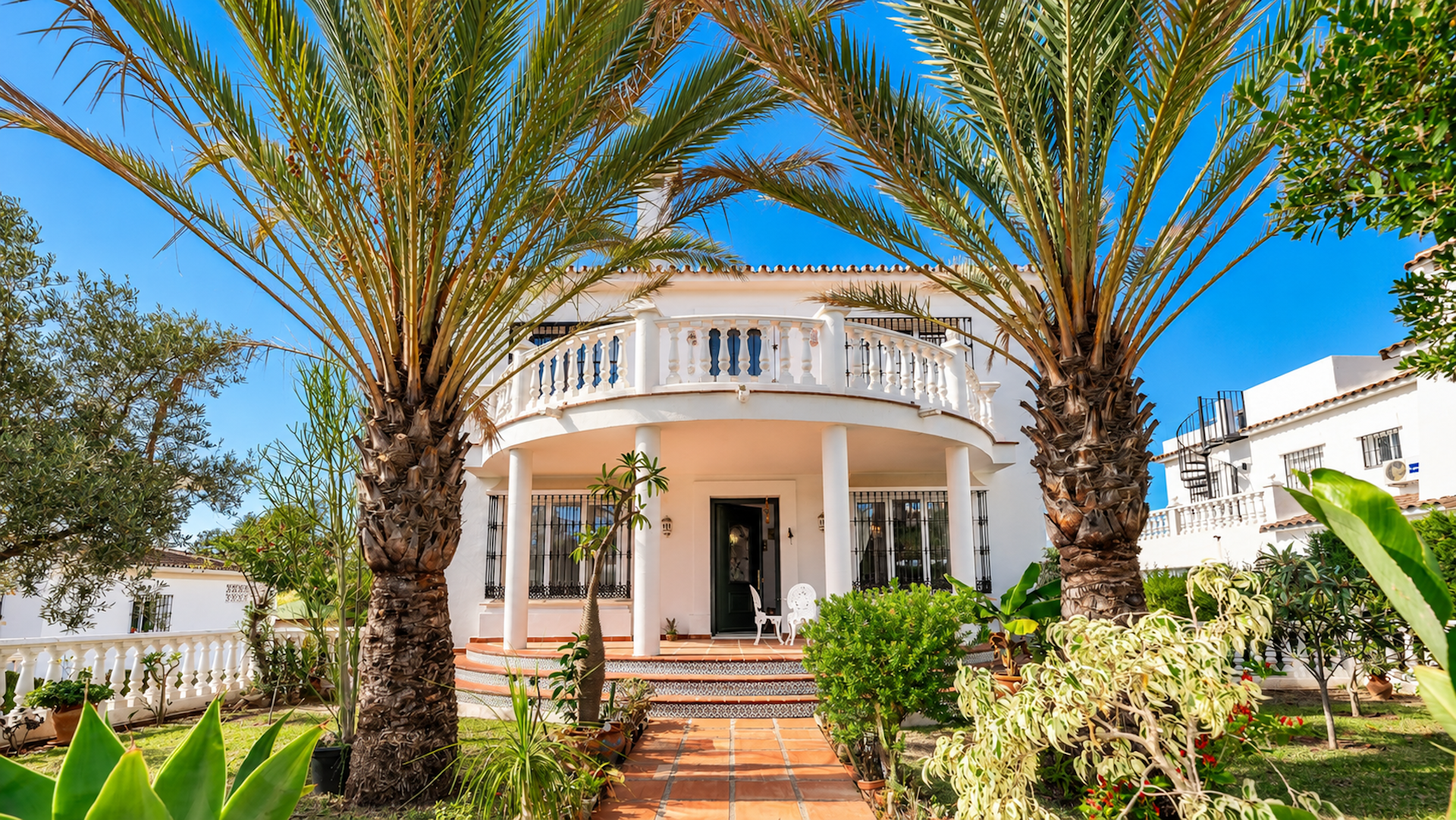 Encantadora villa de estilo clásico en Elviria
