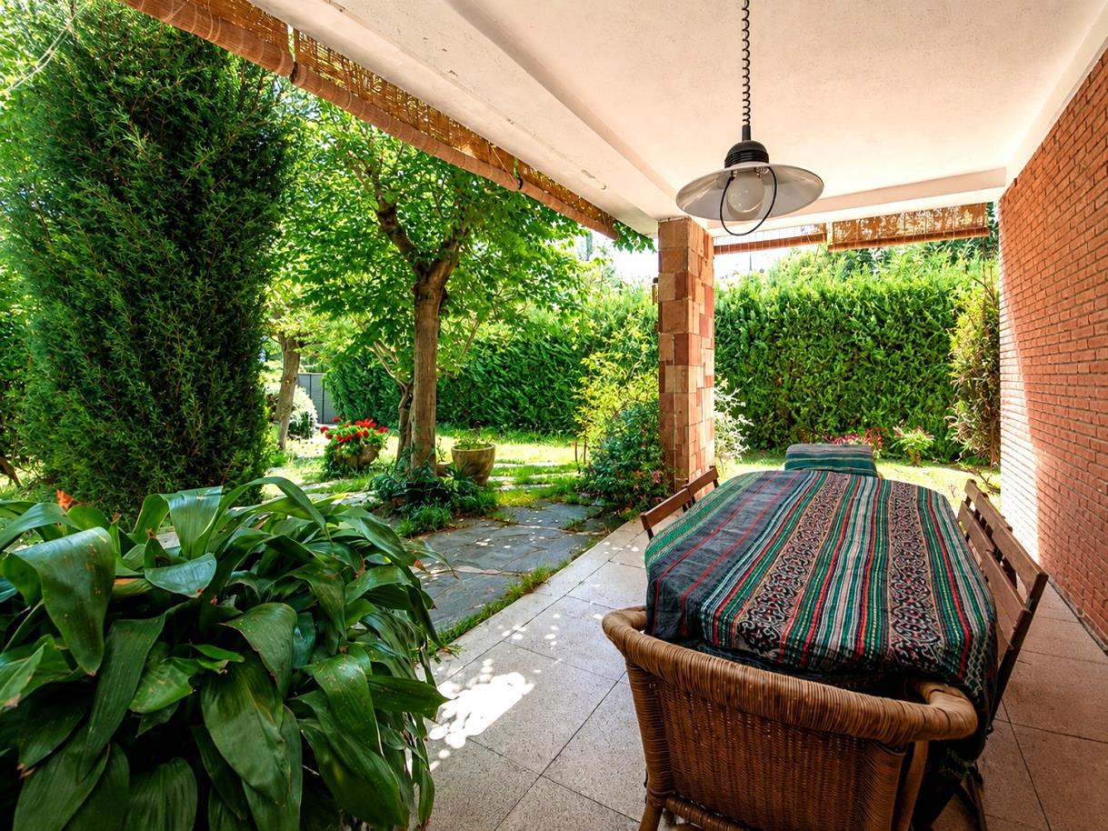 Residential home on a large plot with potential for redevelopment in Bellaterra