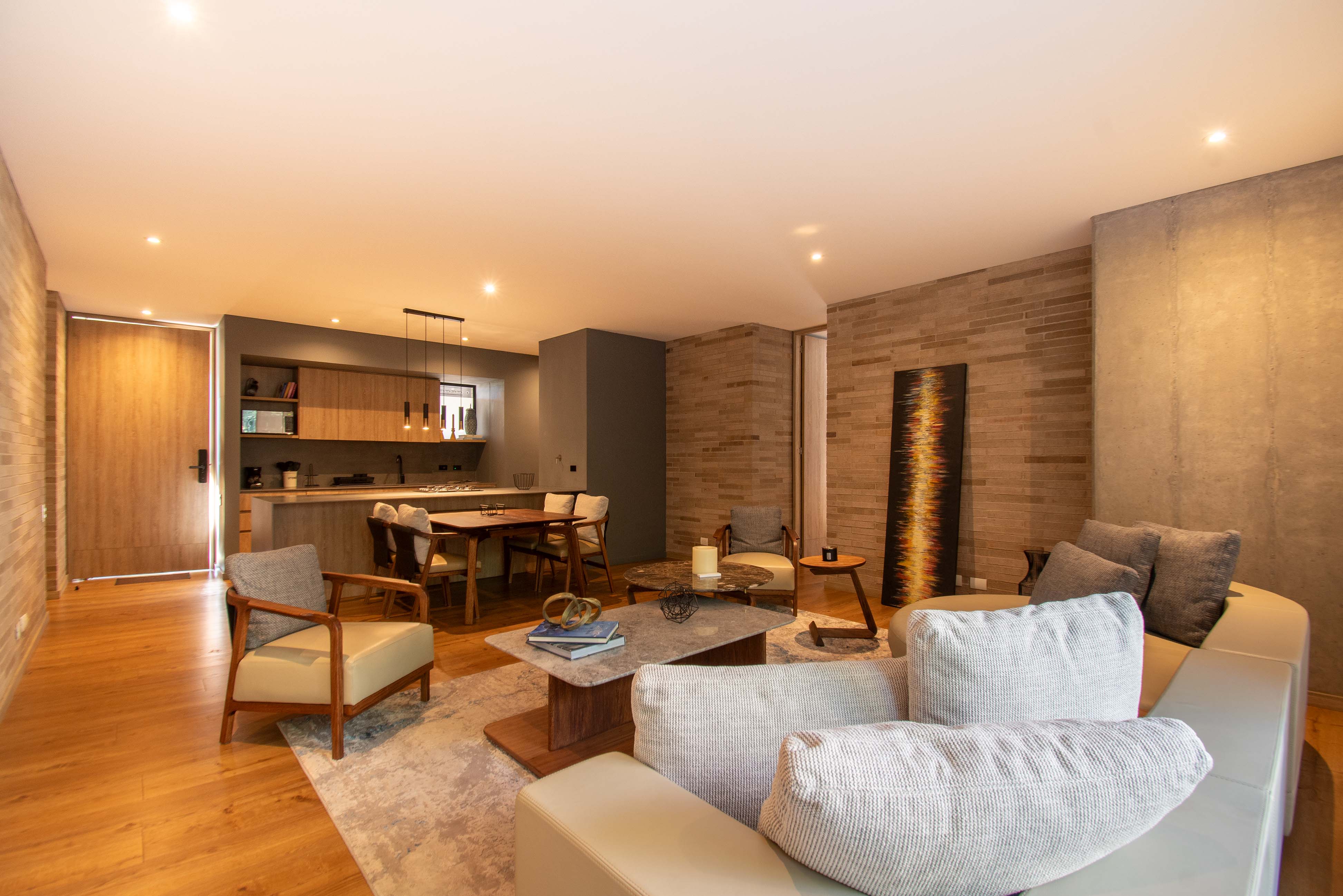 Apartamento amoblado con balcones para arriendo en El Campestre, El Poblado