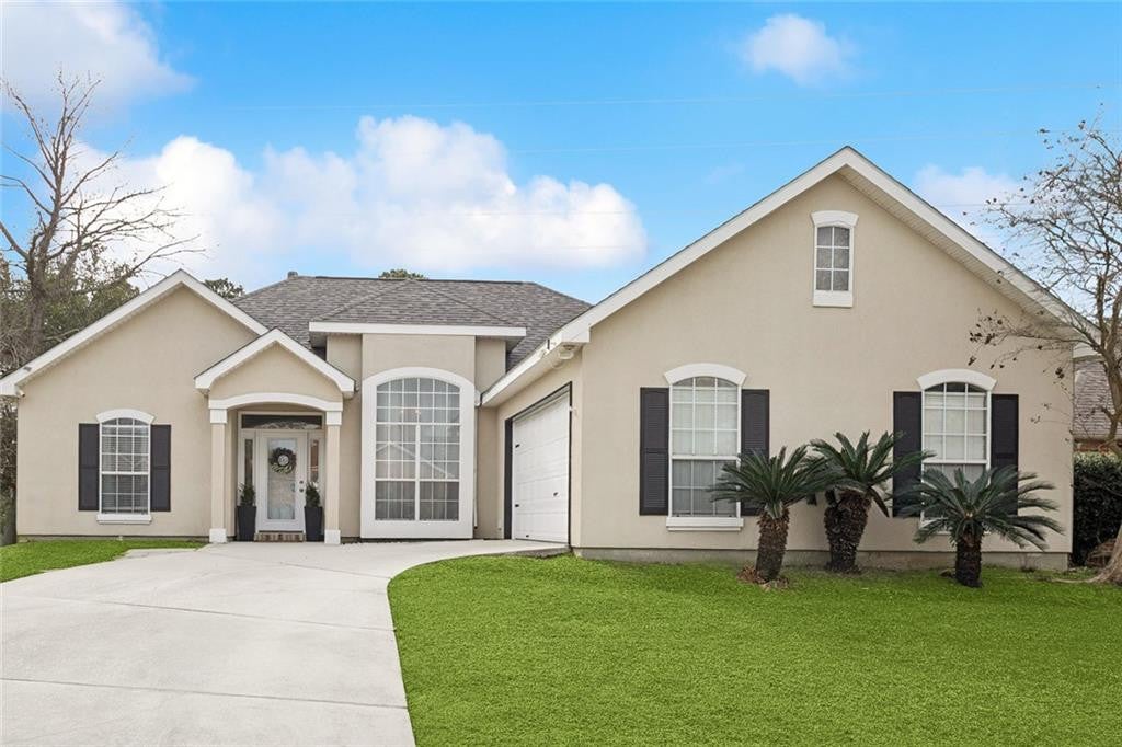 Updated 3BR Home with Screened Porch & Spacious Backyard