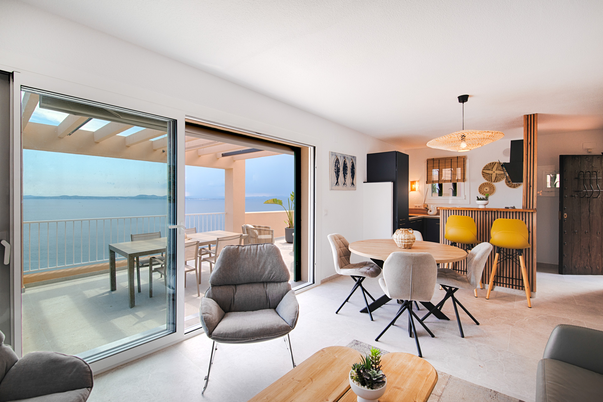 Duplex apartment with large terrace and views in Almadraba