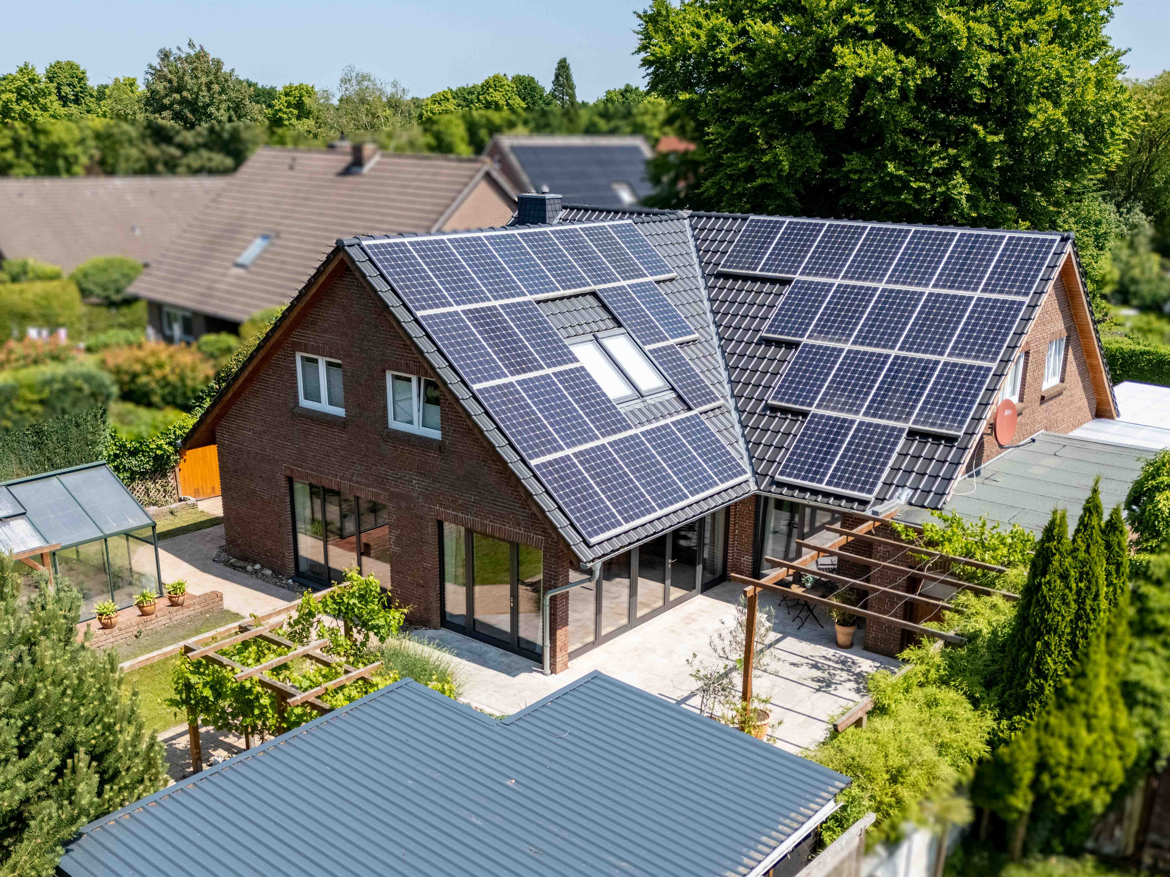 Exklusives Einfamilienhaus mit Studio, Sauna und traumhaftem Garten