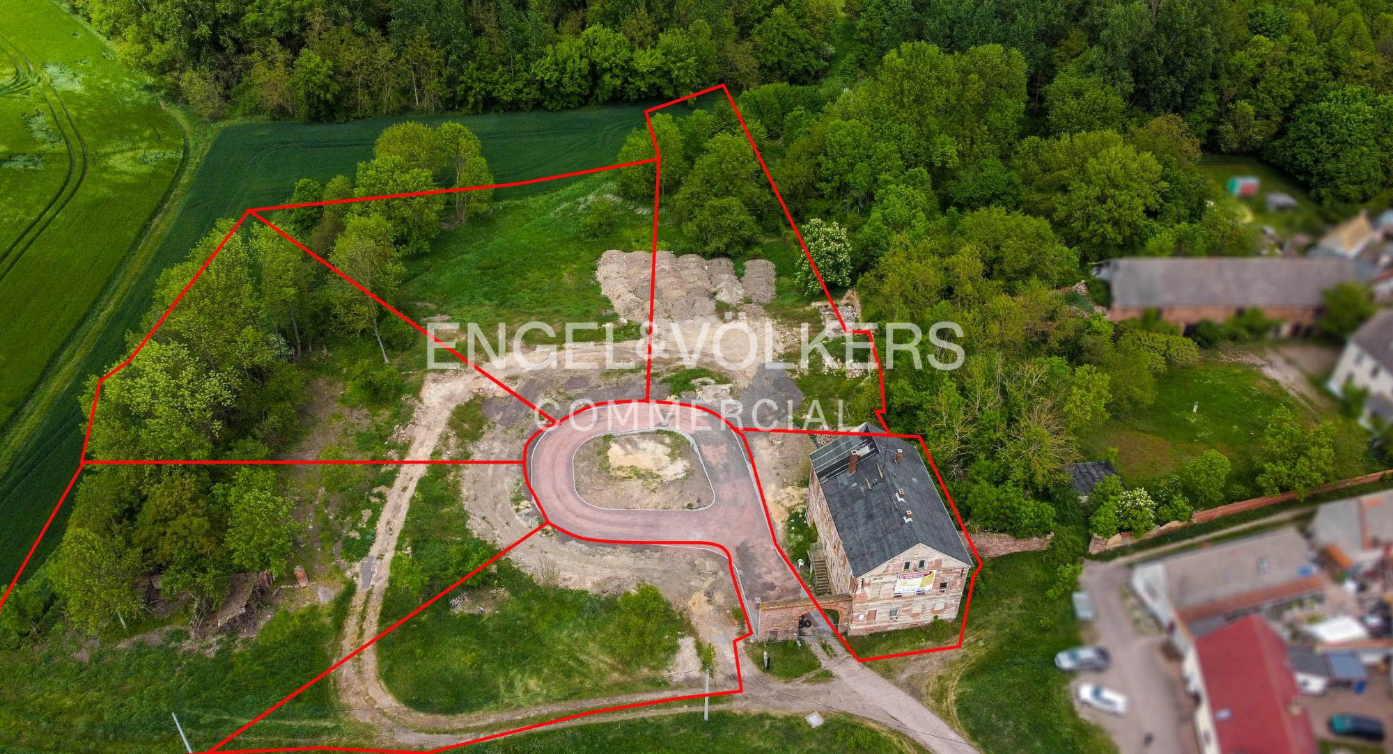 5 idyllische Wohnbaugrundstücke in der Nähe vom Petersberg