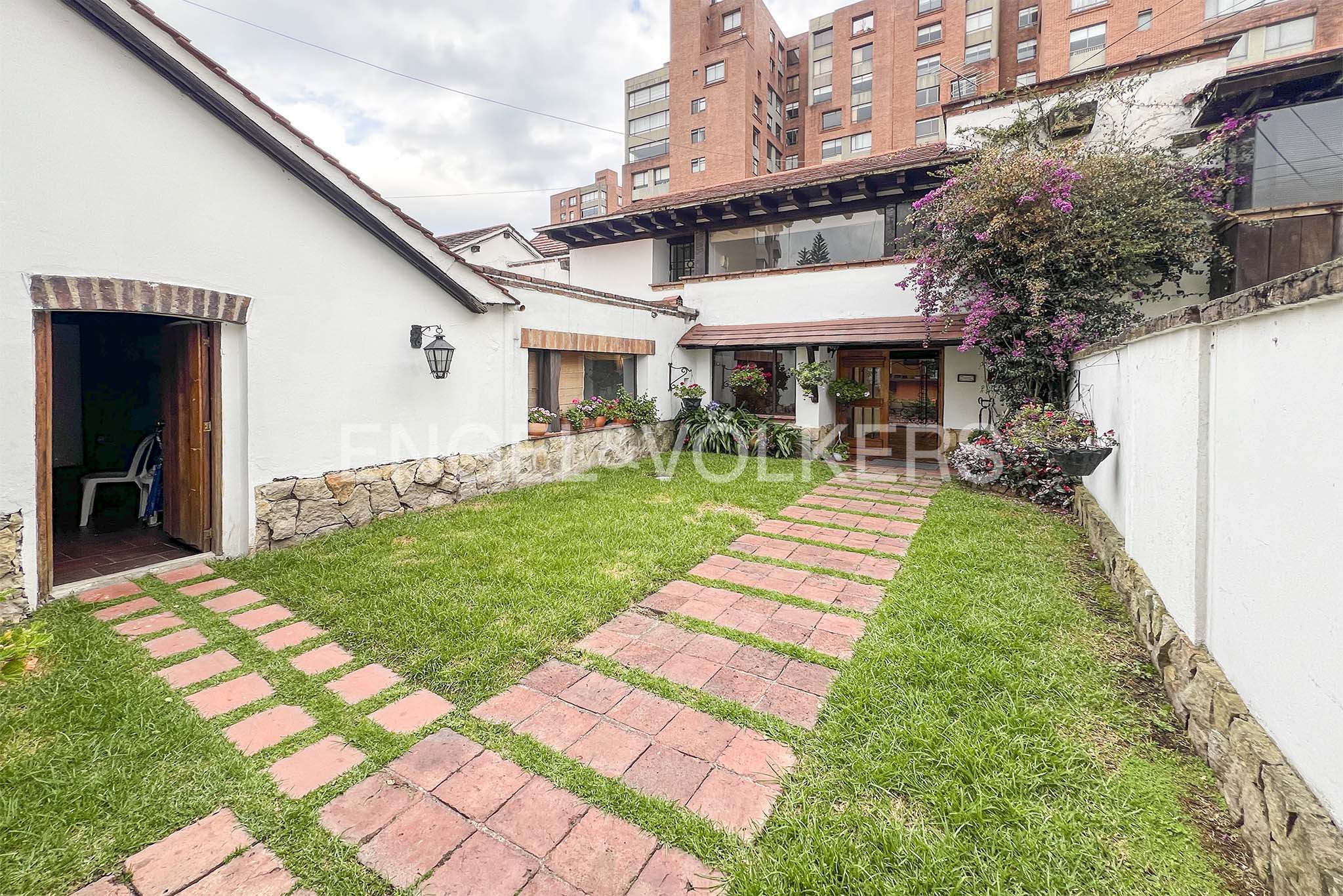 Vendo Casa Comercial AAA para Café, Networking, Servicios