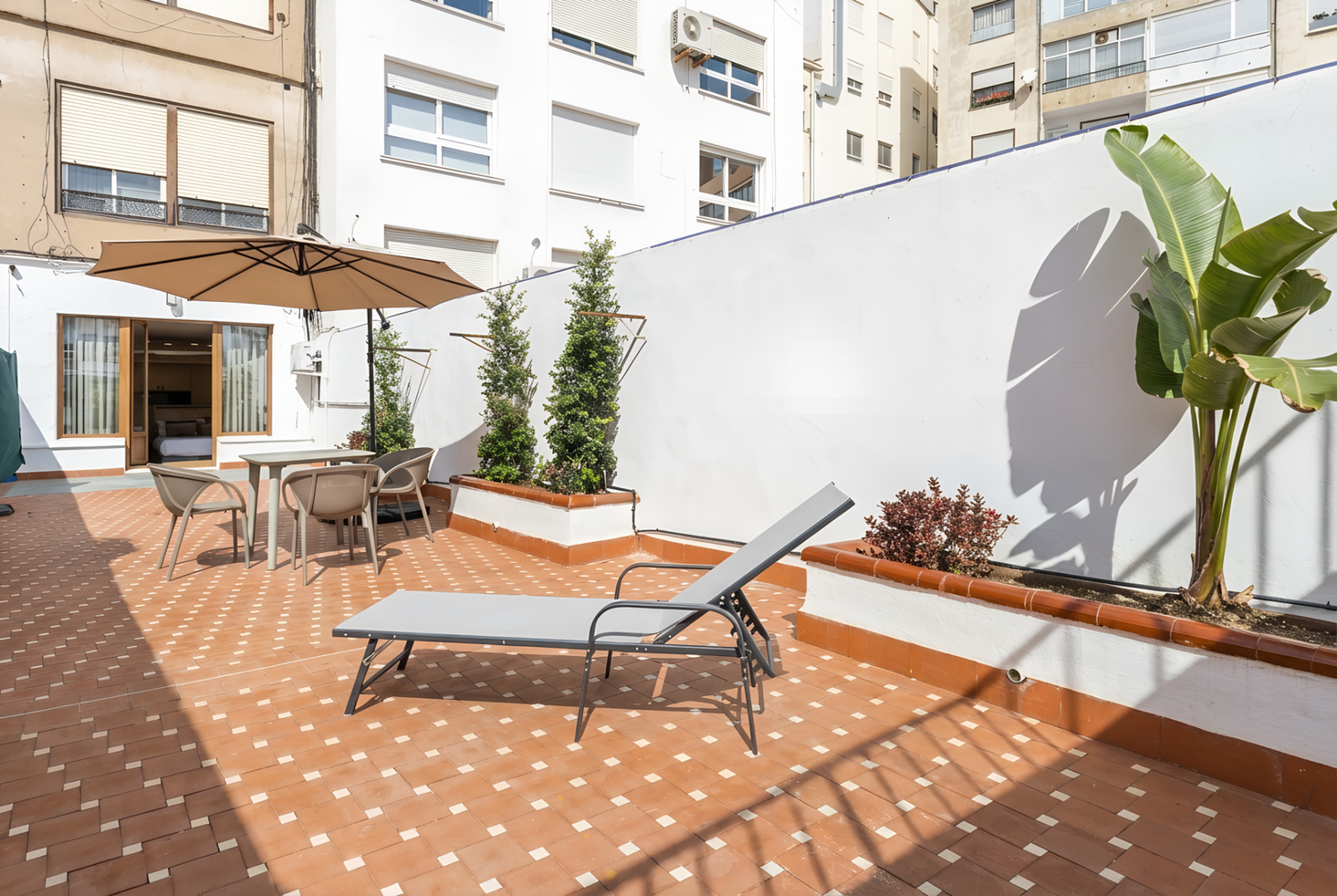 Modern apartment with terrace in the heart of Valencia