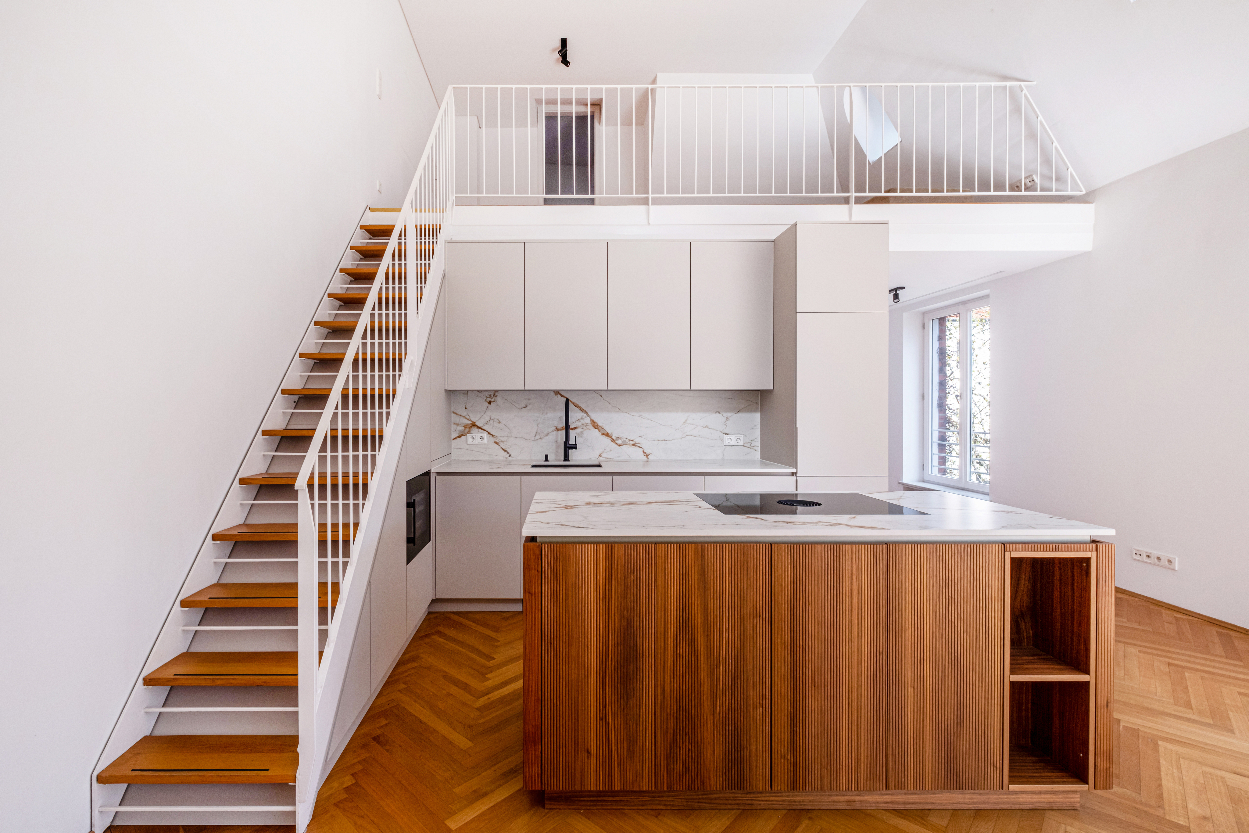 Stylish gallery apartment with modern big-city flair in Spandau Suburb