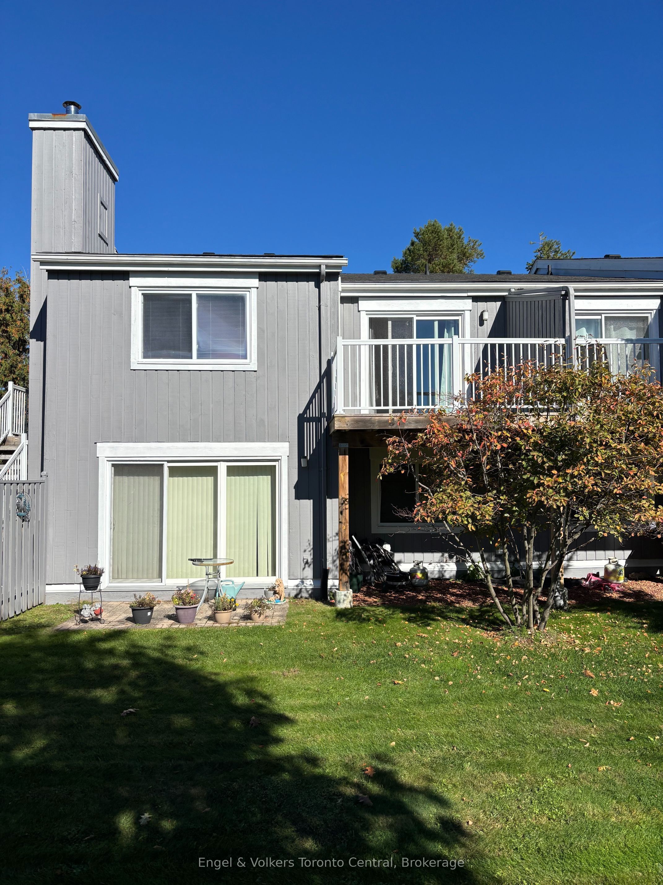 Open Concept Condo In Collingwood