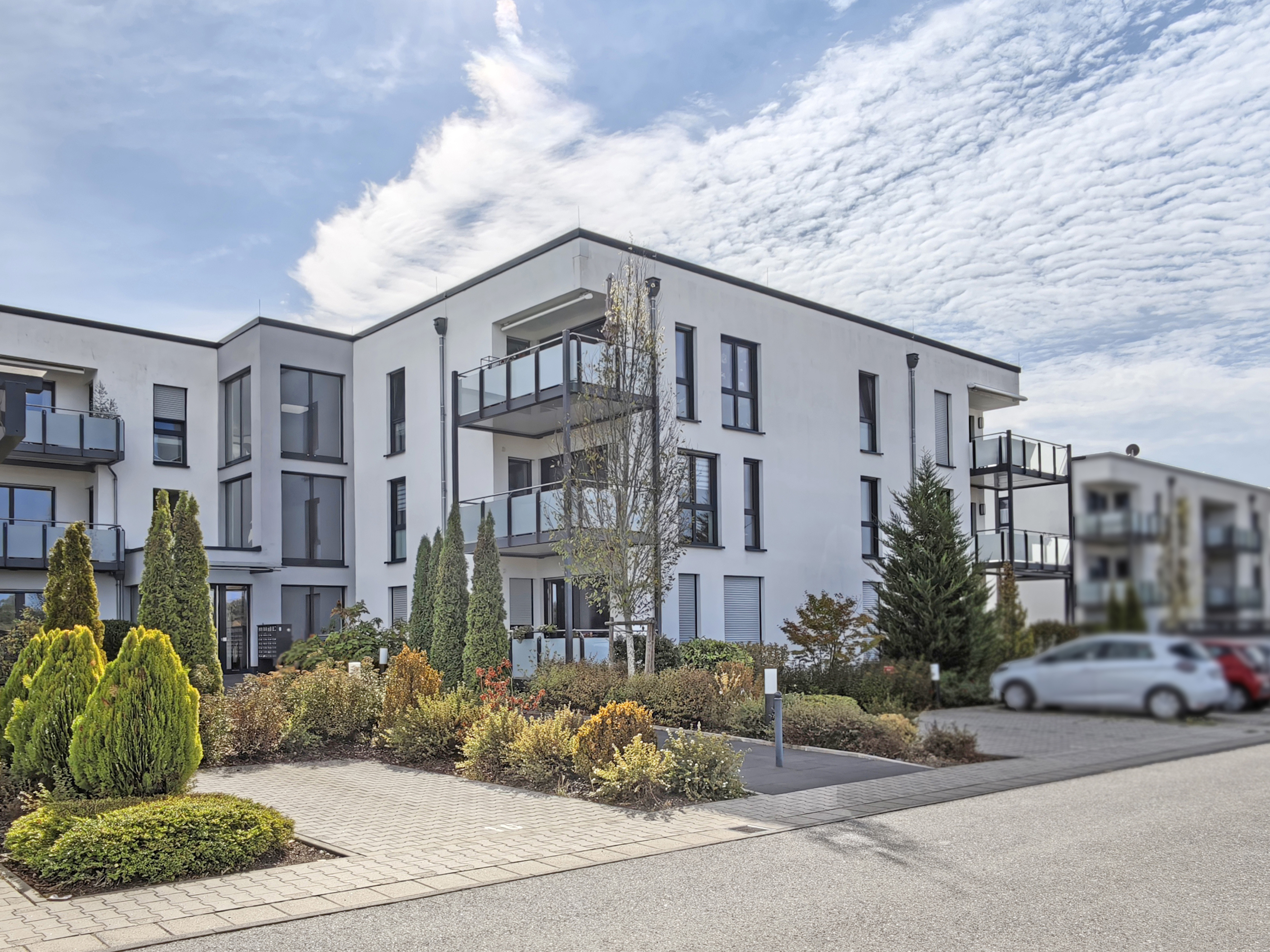 Moderne 3-Zimmer-Eigentumswohnung mit großem Süd-Westbalkon und Blick in die Natur