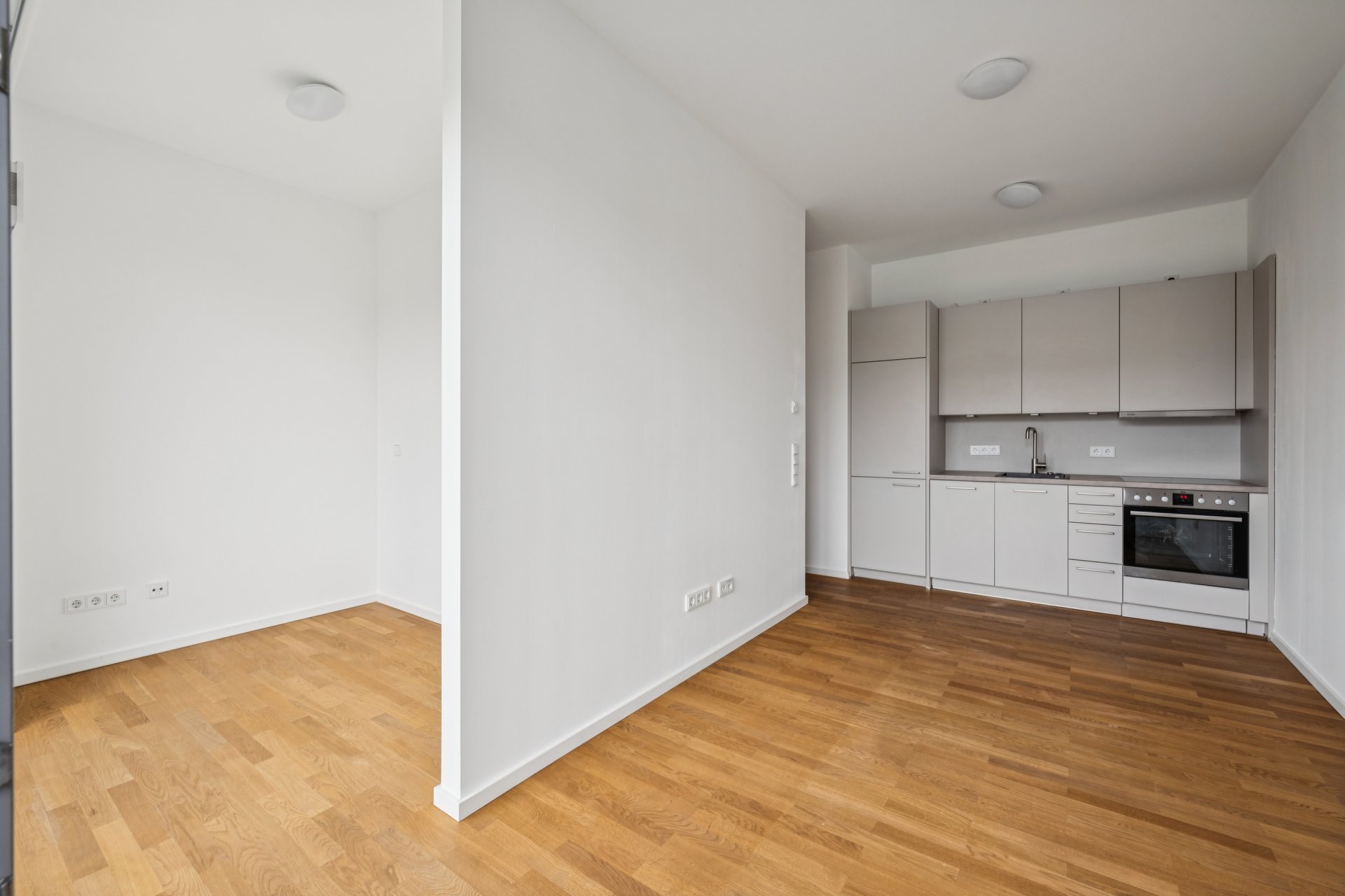 Ideale Zweitwohnung in Berlin-Mitte: Zentrale Neubauwohnung an der Spree