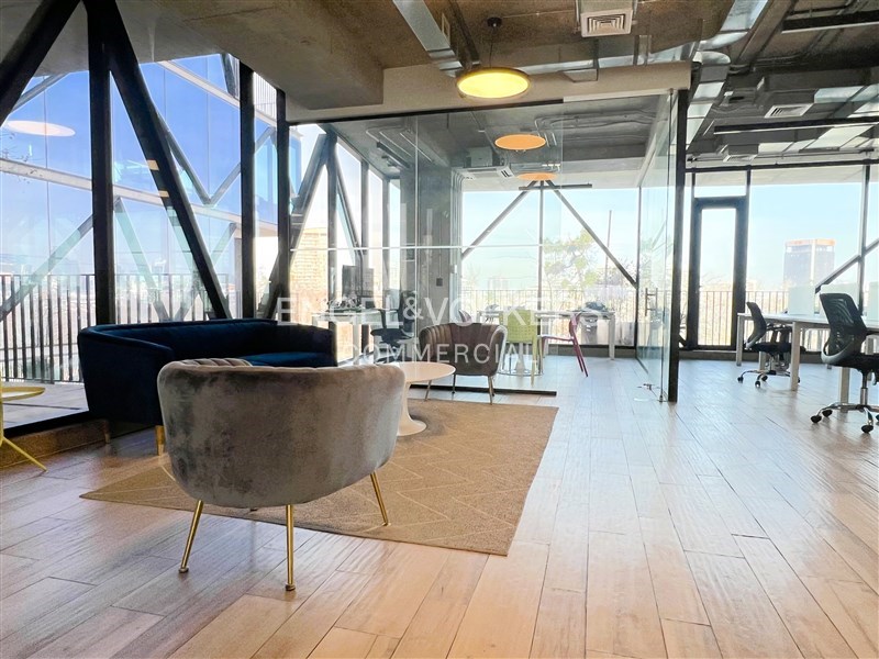 Arriendo oficina amoblada 374 m2 Bellavista / Parq. Forestal