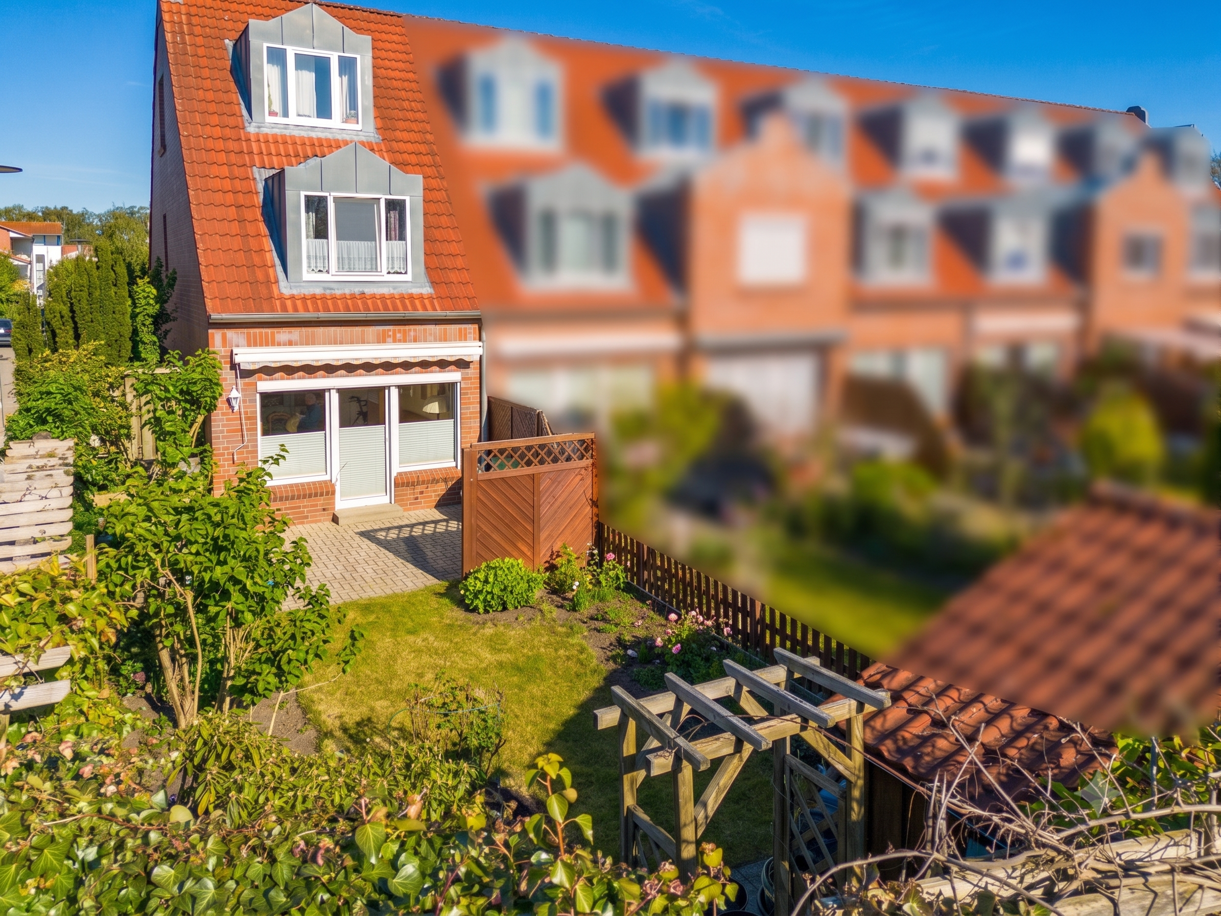 Endreihenhaus mit 4 Zimmern, Galerie und liebevoll angelegtem Garten