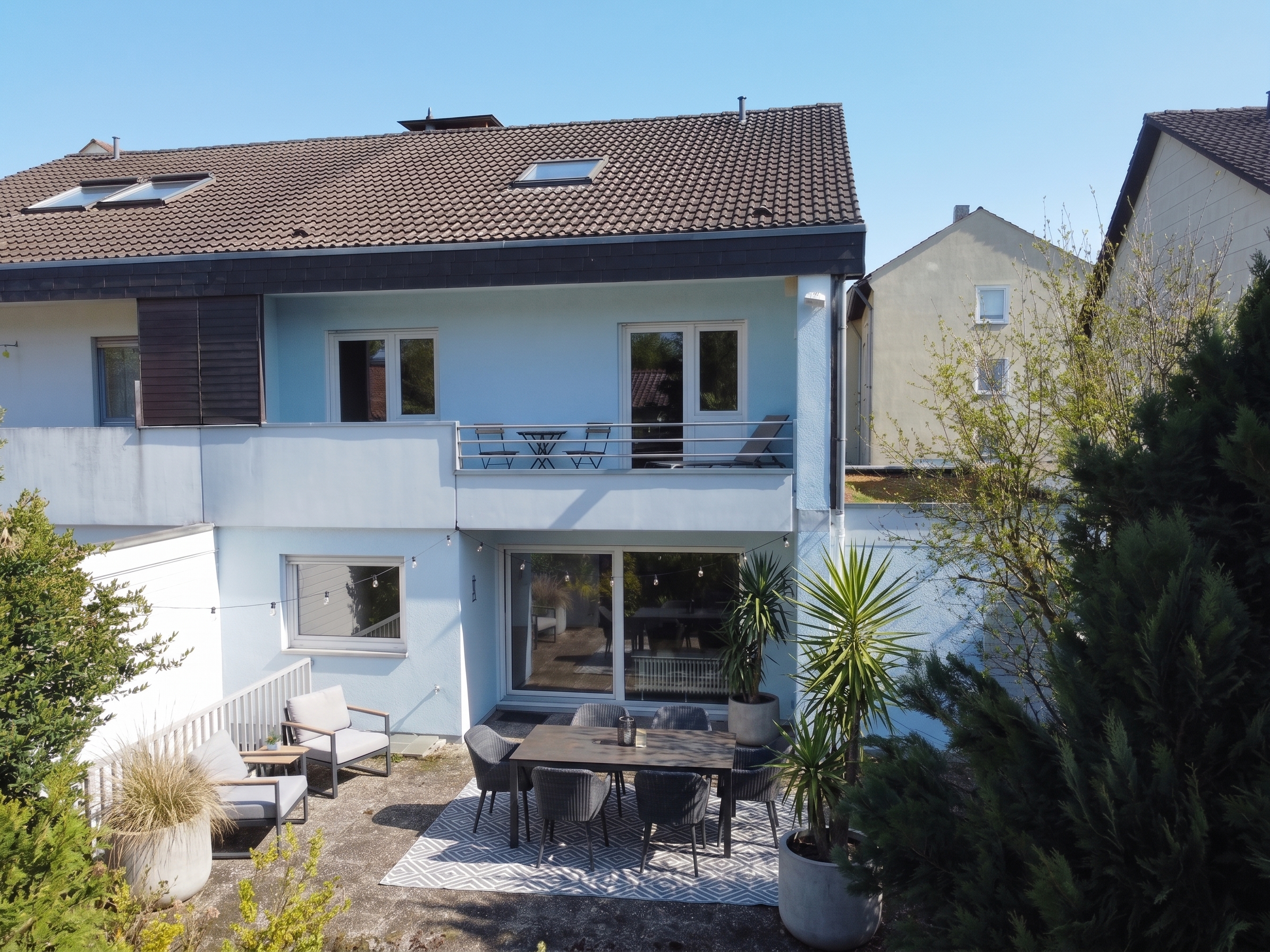 Gepflegte DHH auf Eigentumsgrundstück in beliebter Wohnlage!