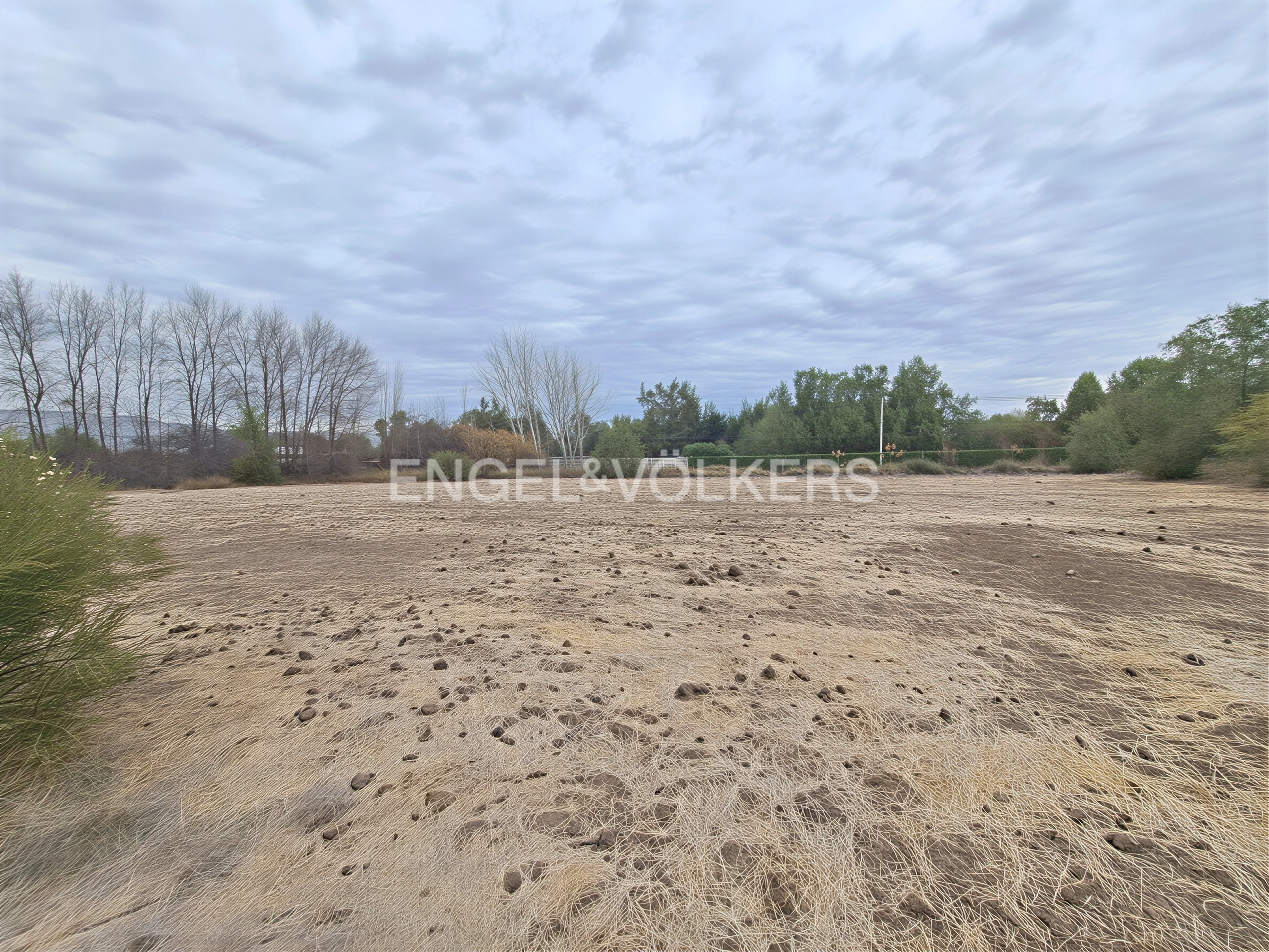 Venta. Chicureo centro, sitio en condominio.
