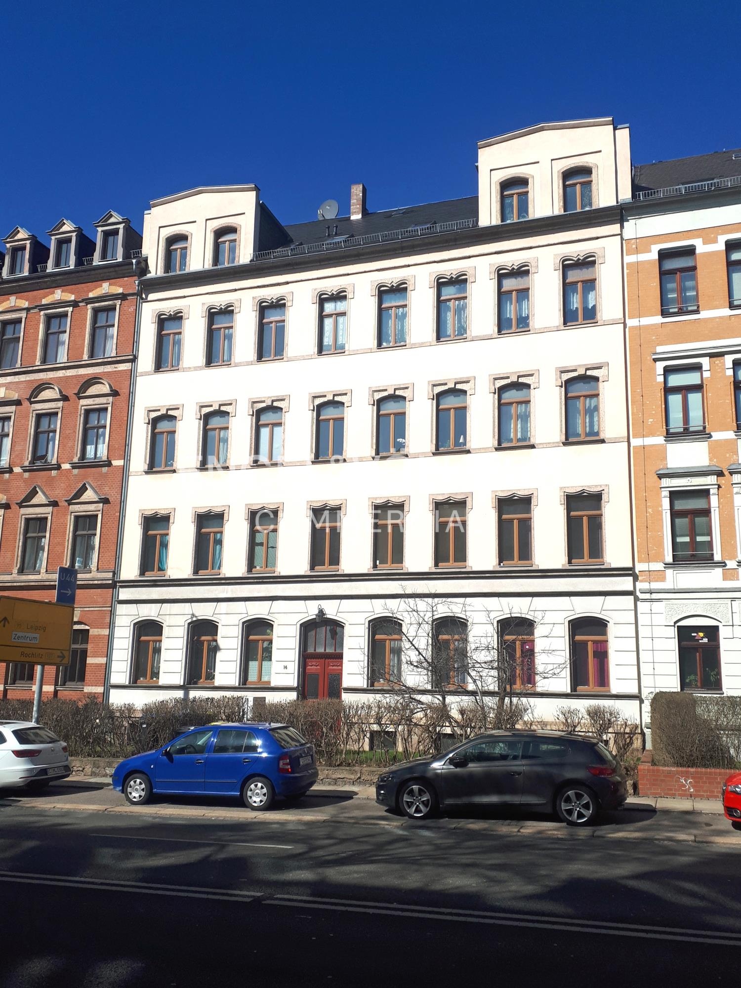 Mehrfamilienhaus mit Balkonen in Schloßchemnitz